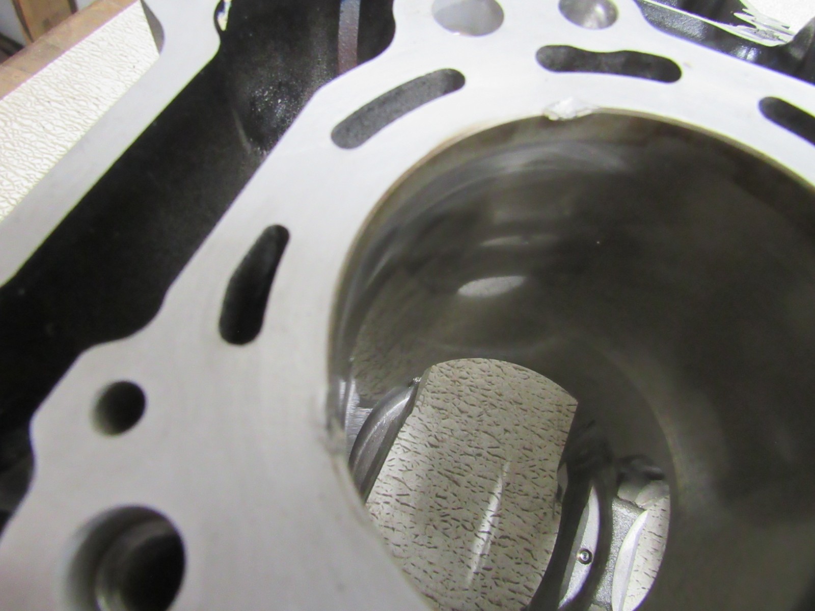 KAWASAKI NINJA ZH2 H2 ZR1000 ENGINE CASES CRANK CASE STOCK OEM #GZ27