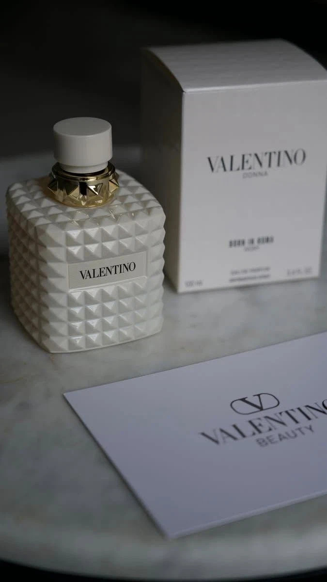 Valentino Donna Born in Roma Ivory Eau de Parfum (100ml / 3.4 fl oz)