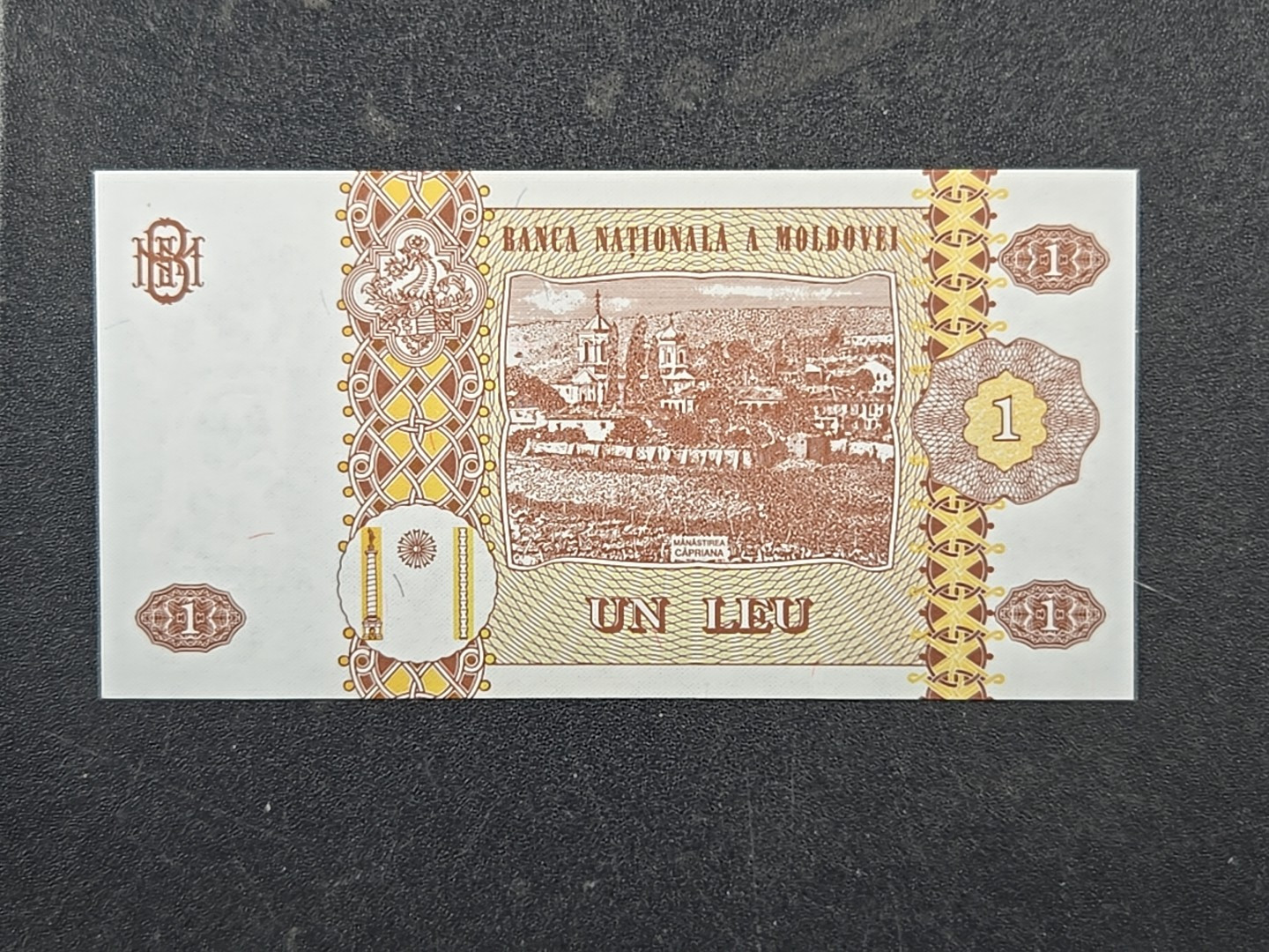 2010 MOLDOVA 1 Leu note - Pick #8h - Crisp UNCirculated