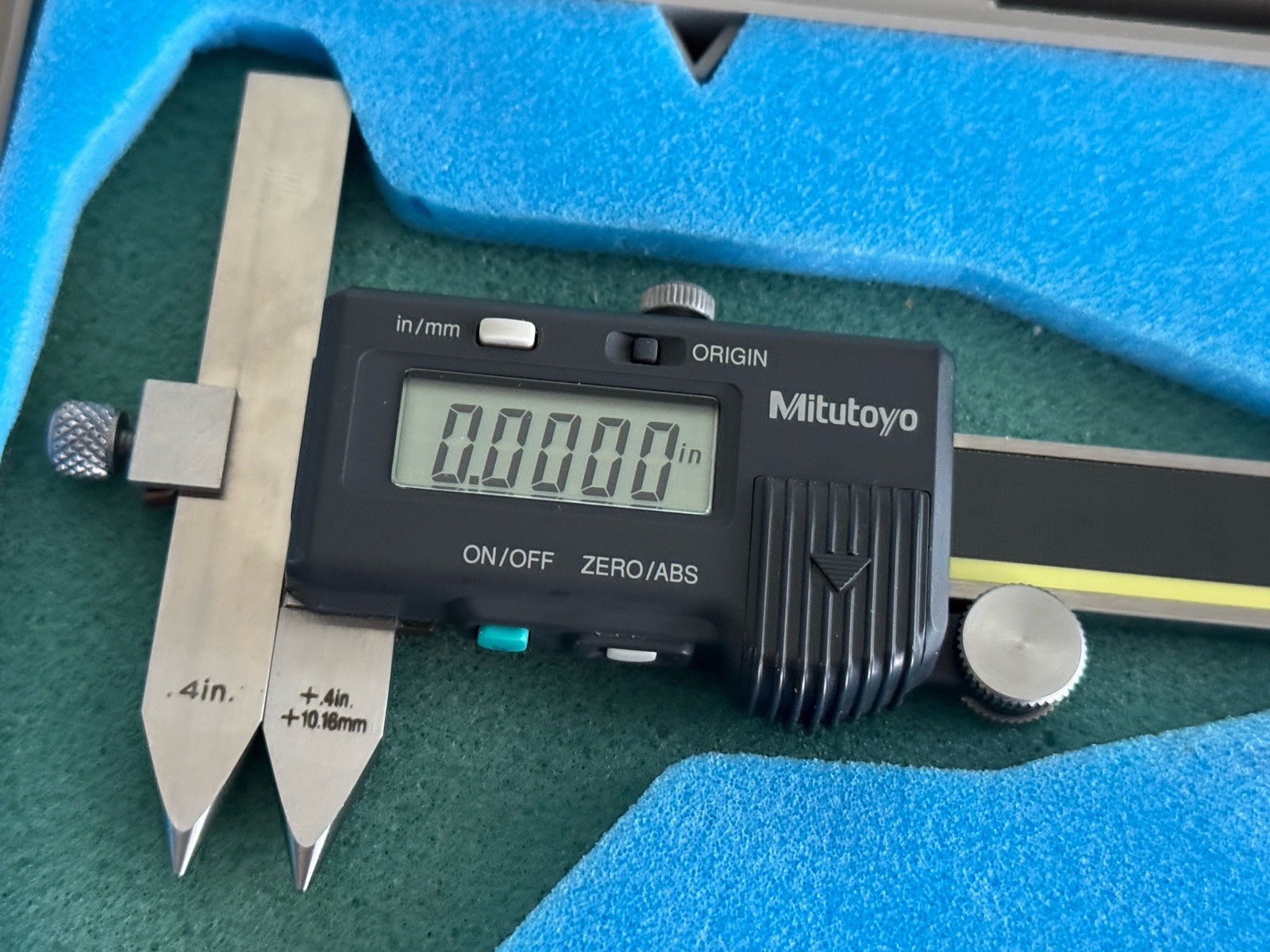 Mitutoyo 573-205-10 Offset Centerline ABS Digimatic Caliper 0.4–6” w/ Case Japan