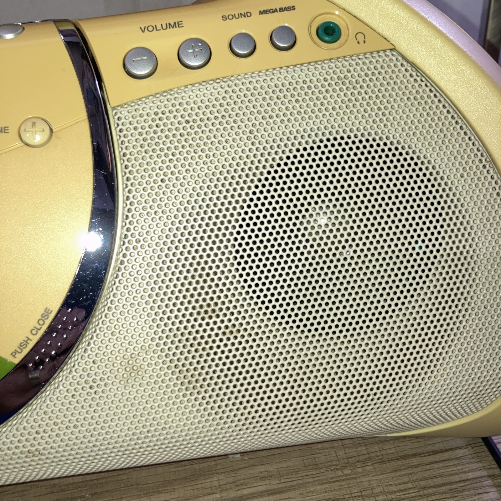 Sony ZS-YN7 Boombox CD/R-RW/AM FM/MP3 MegaBass Tested working Some Blemishes