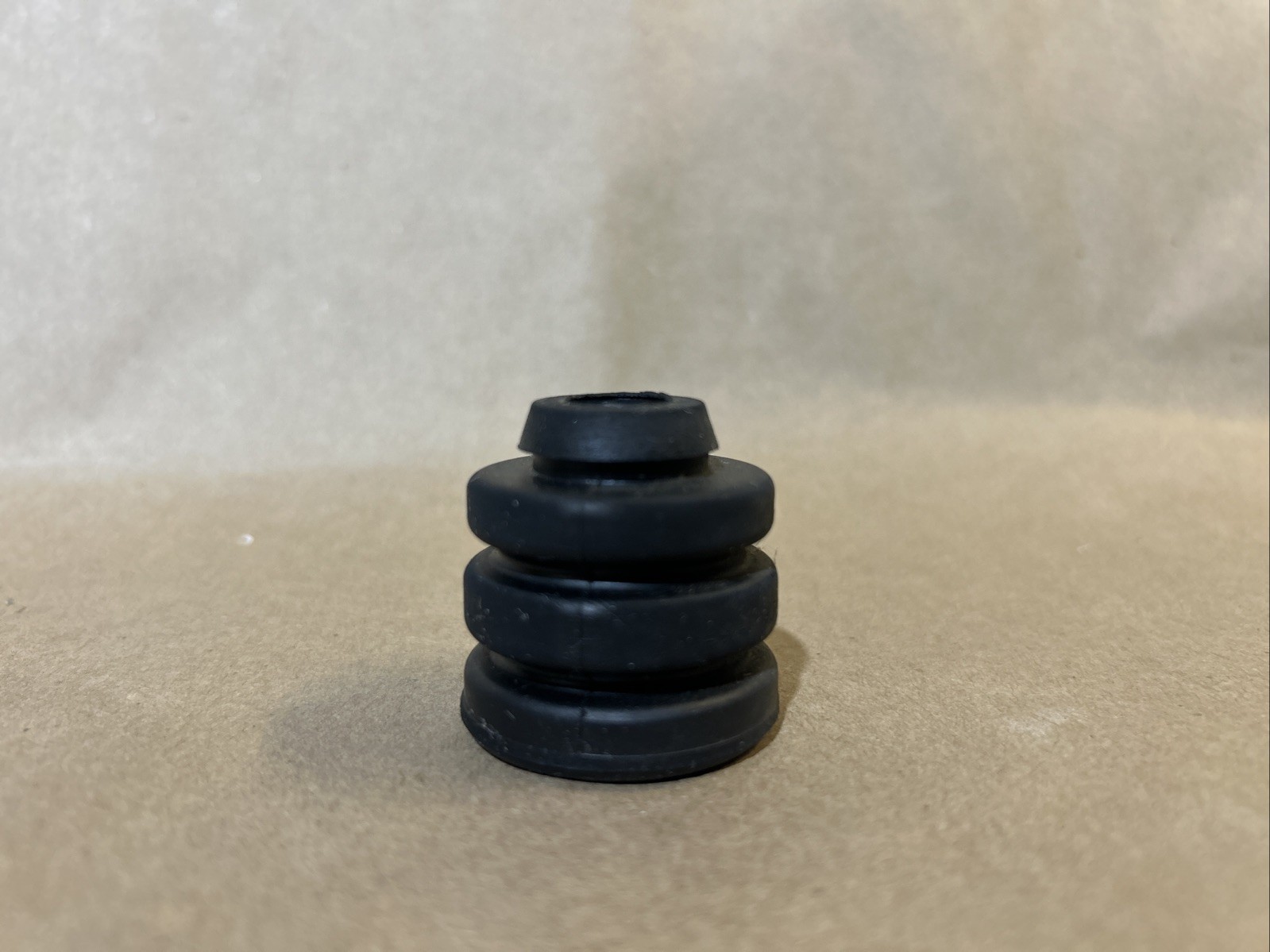 Refrigeration Compressor Mounting Rubber Damper Grommets Lot of 4