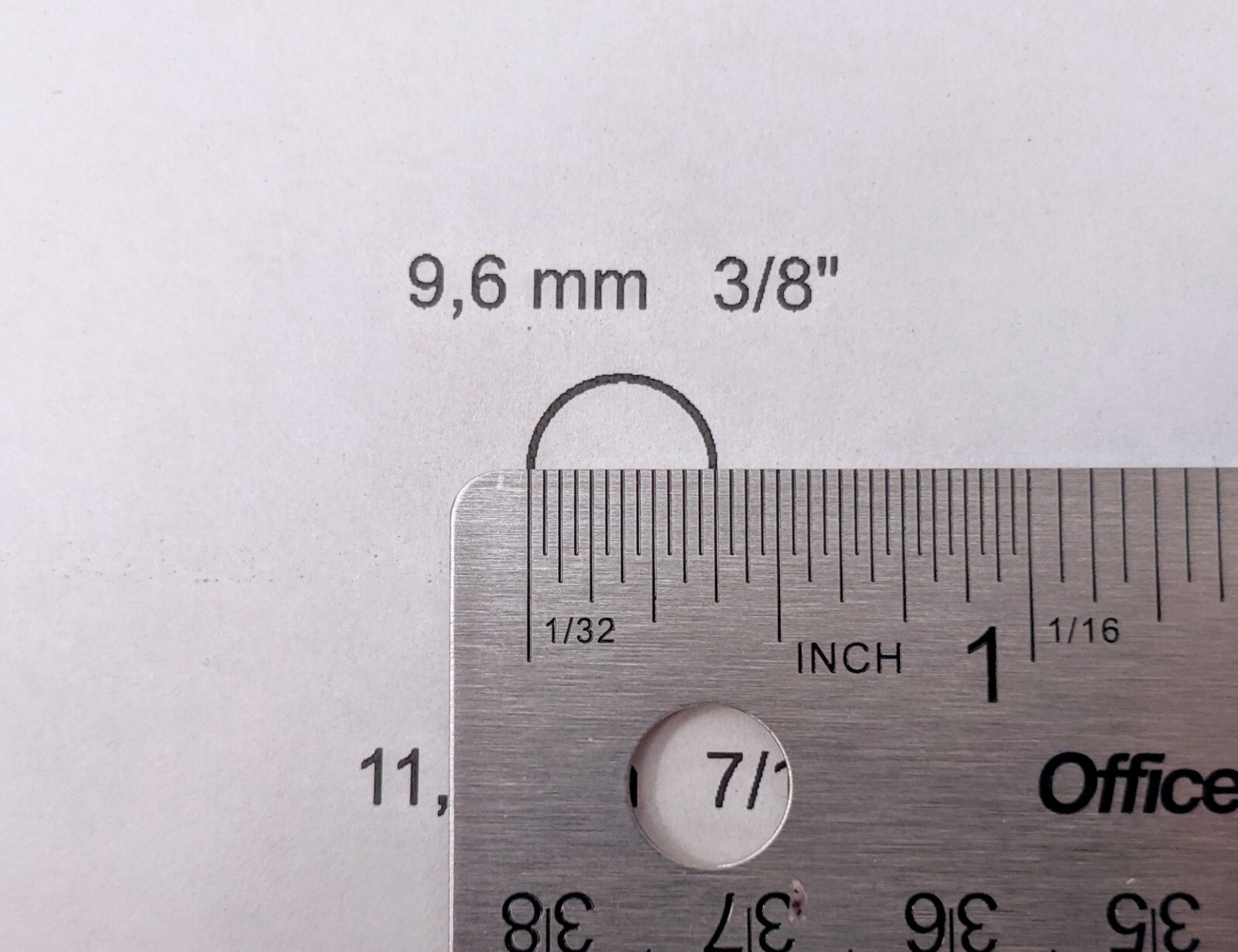 Plastic Stopper Replacement Plug for Salt and Pepper Shakers, bottles etc