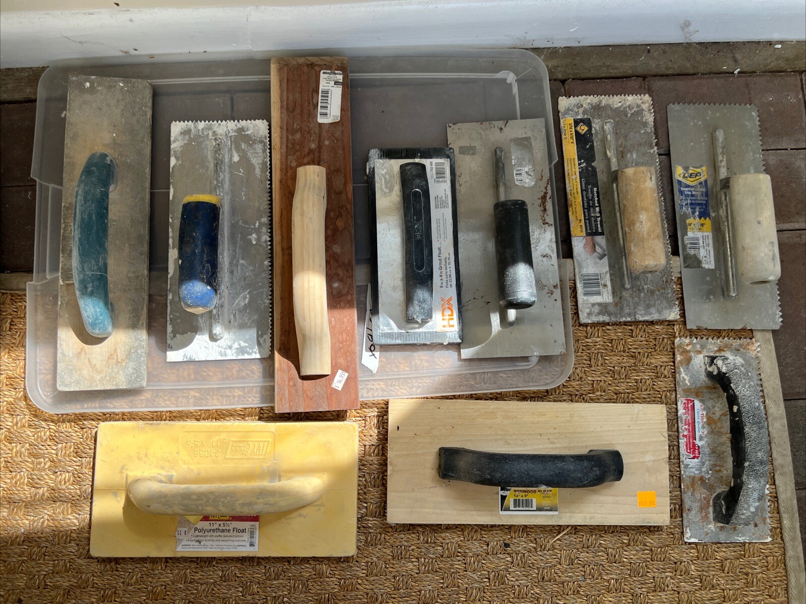 CERAMIC TILES TROWELS/ VARIOUS SIZES/ODD LOT 10 W/ WOOD GROUT FLOATs