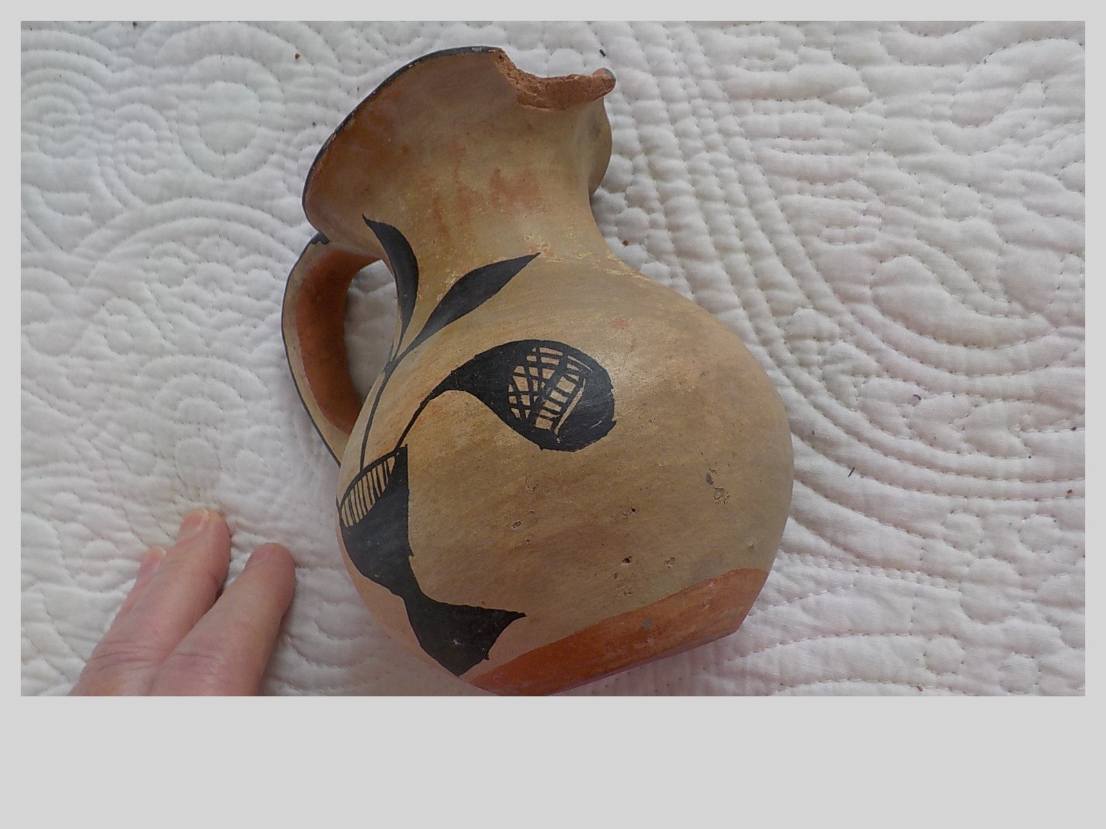 antique SANTO DOMINGO POTTERY PITCHER 5.25" chip