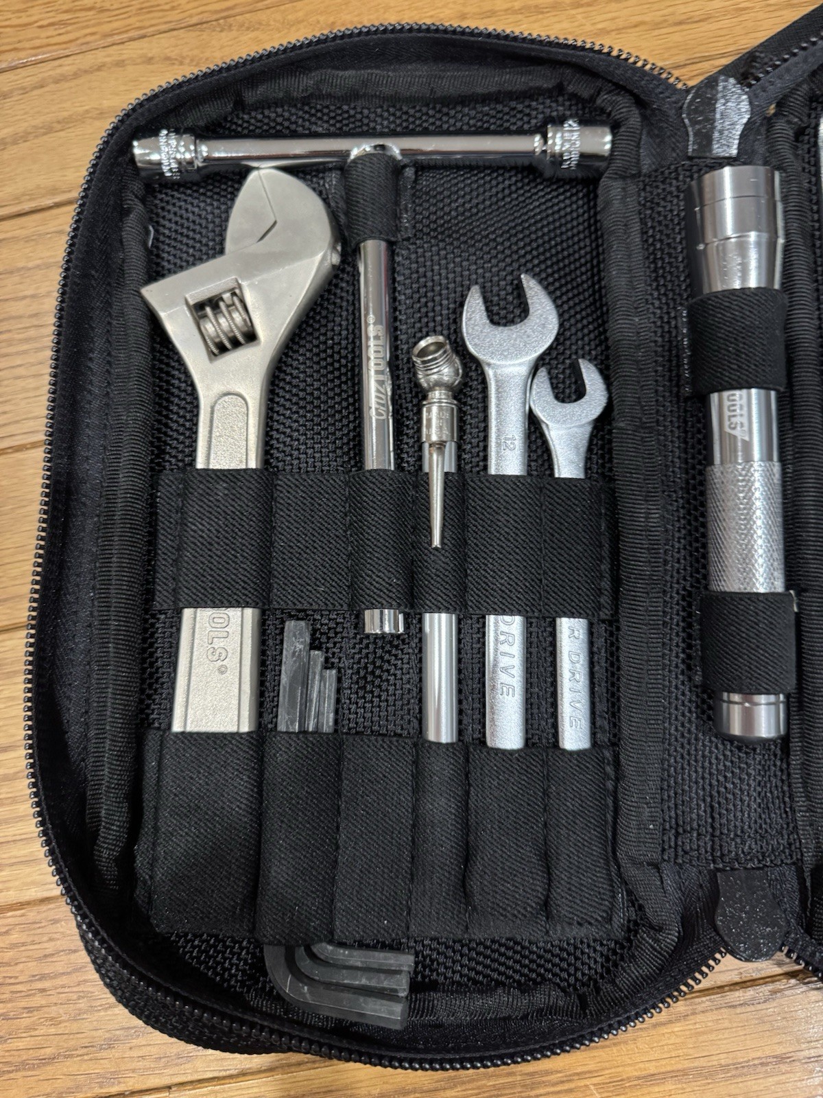 Cruz Tools DMX Fanny pack Tool Kit--Excellent condition For Motorcycle/ATV/snow