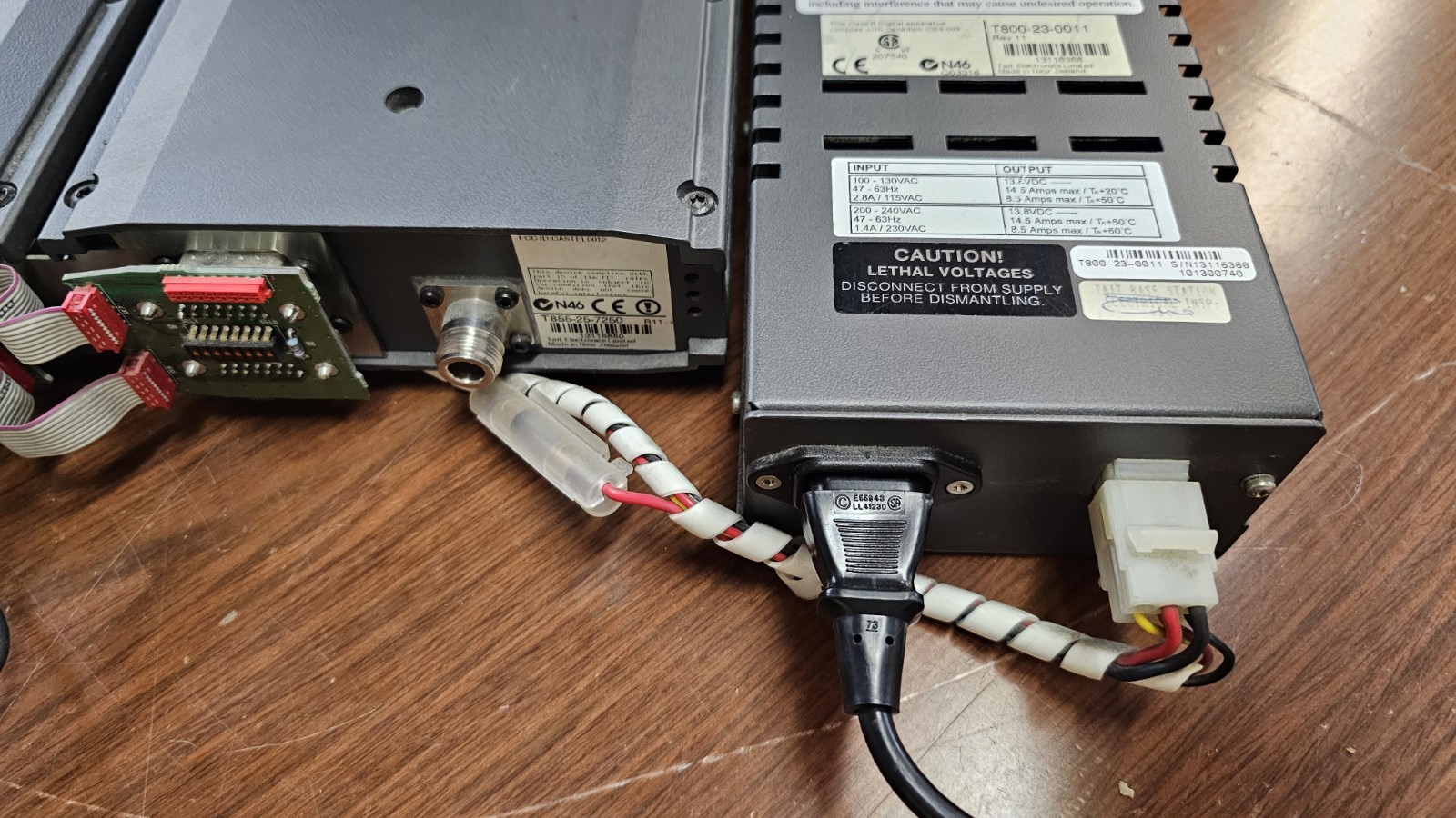 TAIT T800 SERIES 2 SLIMLINE UHF 440-470MHZ 25W TRANSMITTER