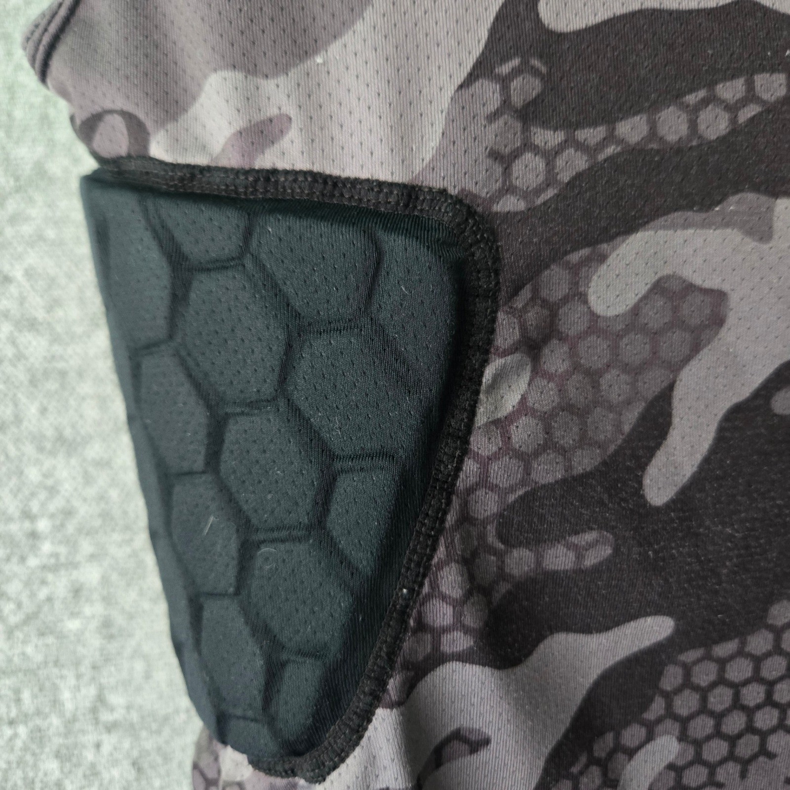 Under Armour Padded Compression Shirt Grey Camo McDavid HEX Football Rib Guard M