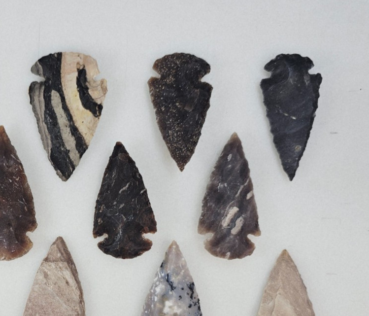 14 Piece Collection 2" Spearheads - Arrowheads - Hand Knapped Agate/Jasper