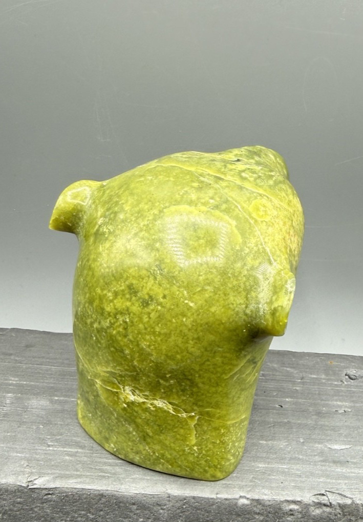 INUIT CARVED BEAR HEAD BY MOSHE KELLY carved serpentine