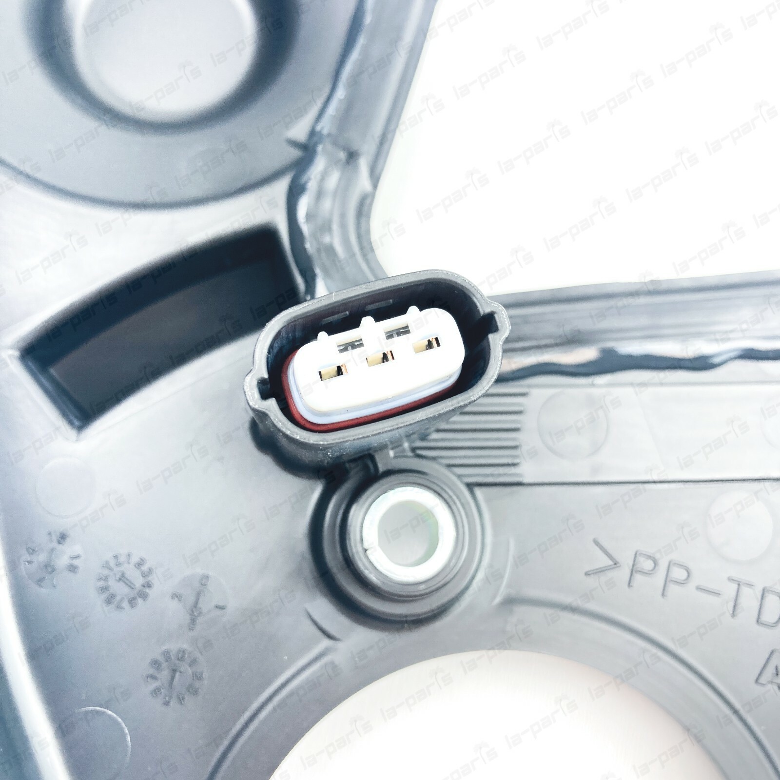 NEW GENUINE MITSUBISHI LANCER 2.0L NON-TURBO LOWER TIMING BELT COVER MD372750