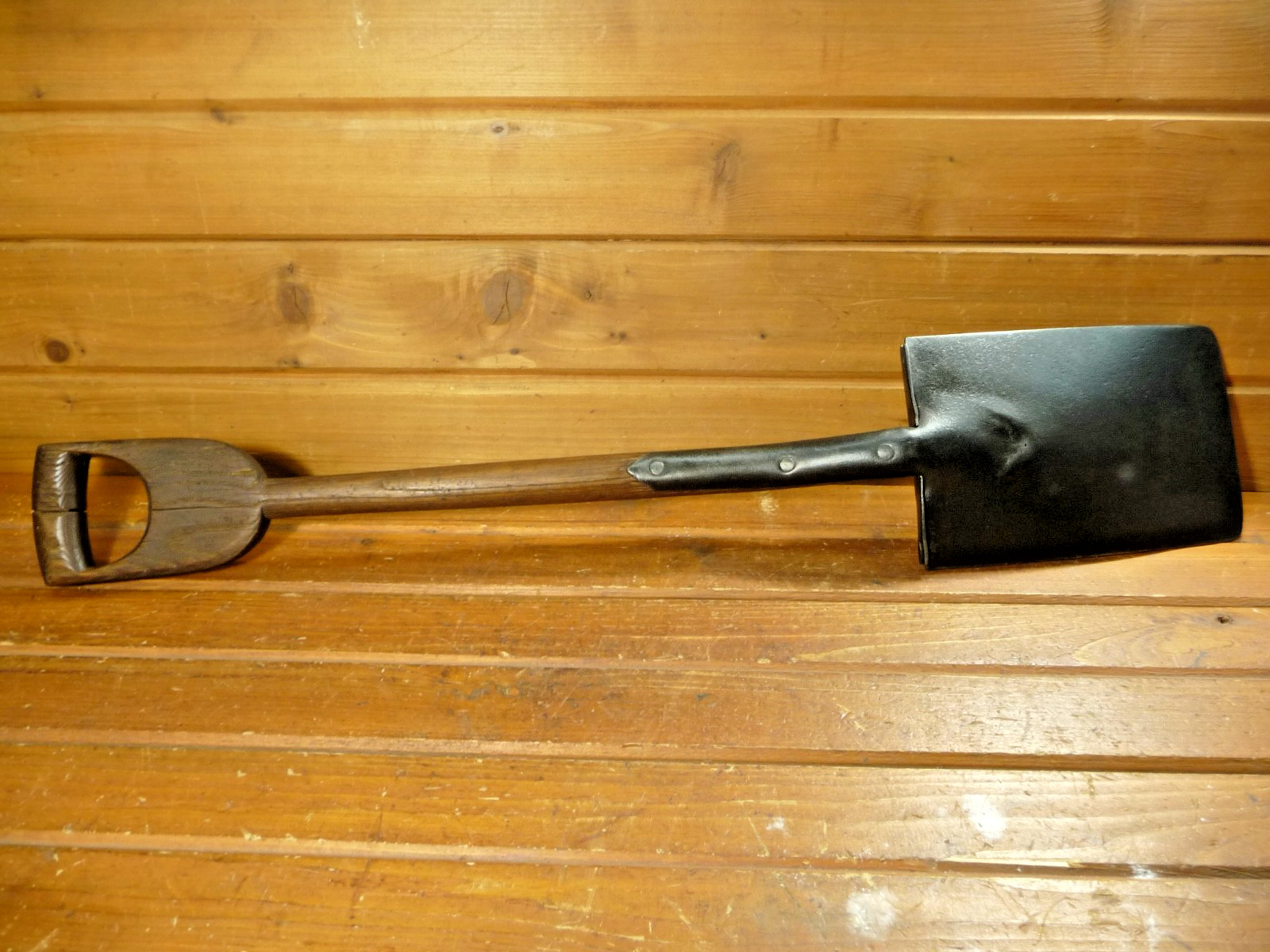 Vintage SIMPSON No. 2 Shovel Wood D Handle Spade Garden Antique