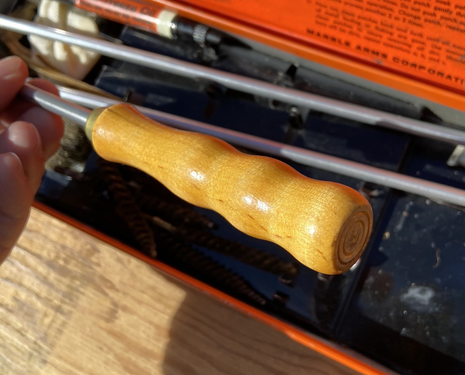 Old Vintage MARBLE'S GUN CLEANING KIT Metal Tin Box w/ Rod and some Accessories