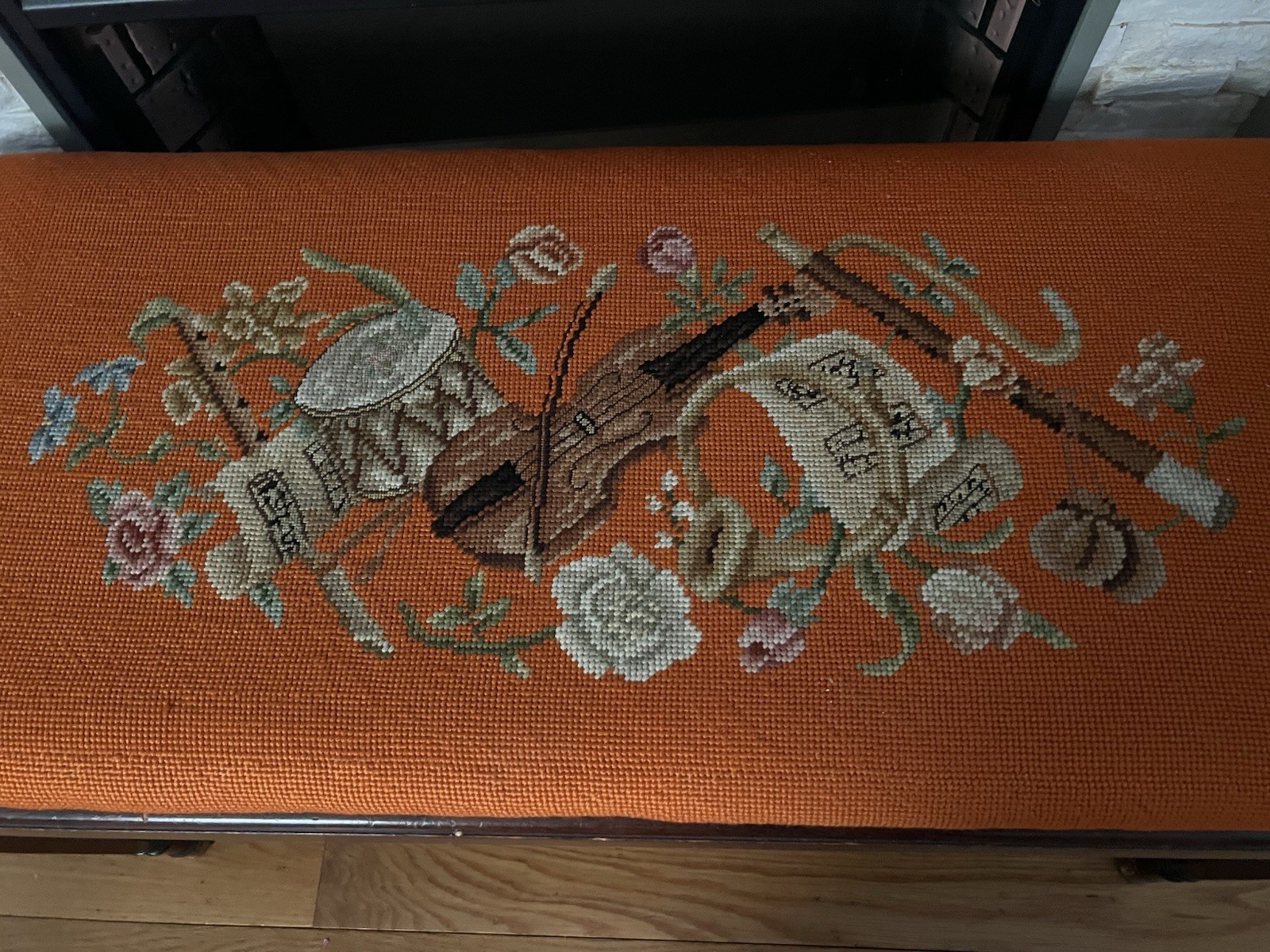 Aeolian Co Joseph Shale Div A40 Mahogany Piano Bench Needlepoint Top Vintage