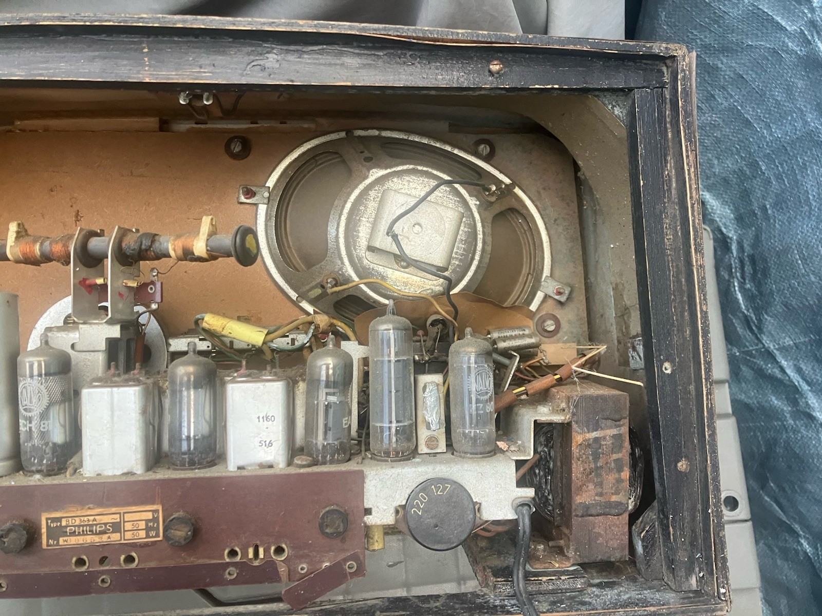 Vintage Philips Sagitta BD 363 A Wood Radio