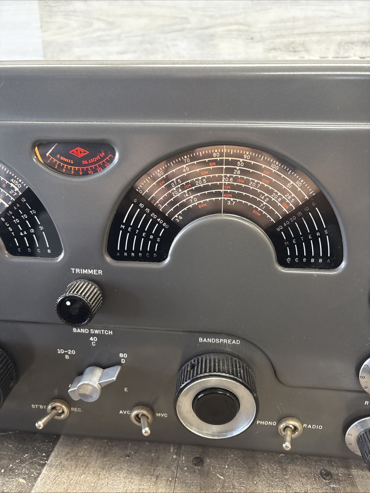 Very Nice National NC-183D Communications Receiver Powers On