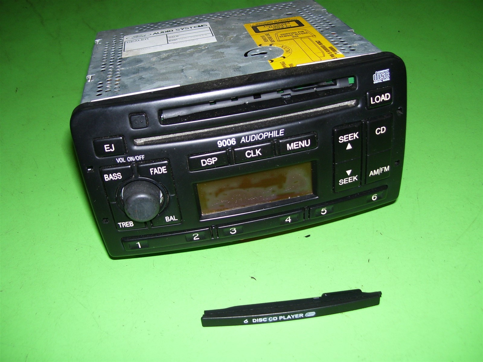 2002 Ford Focus SVT Radio Stereo 6-Disc CD Changer FOR PARTS ONLY Damaged