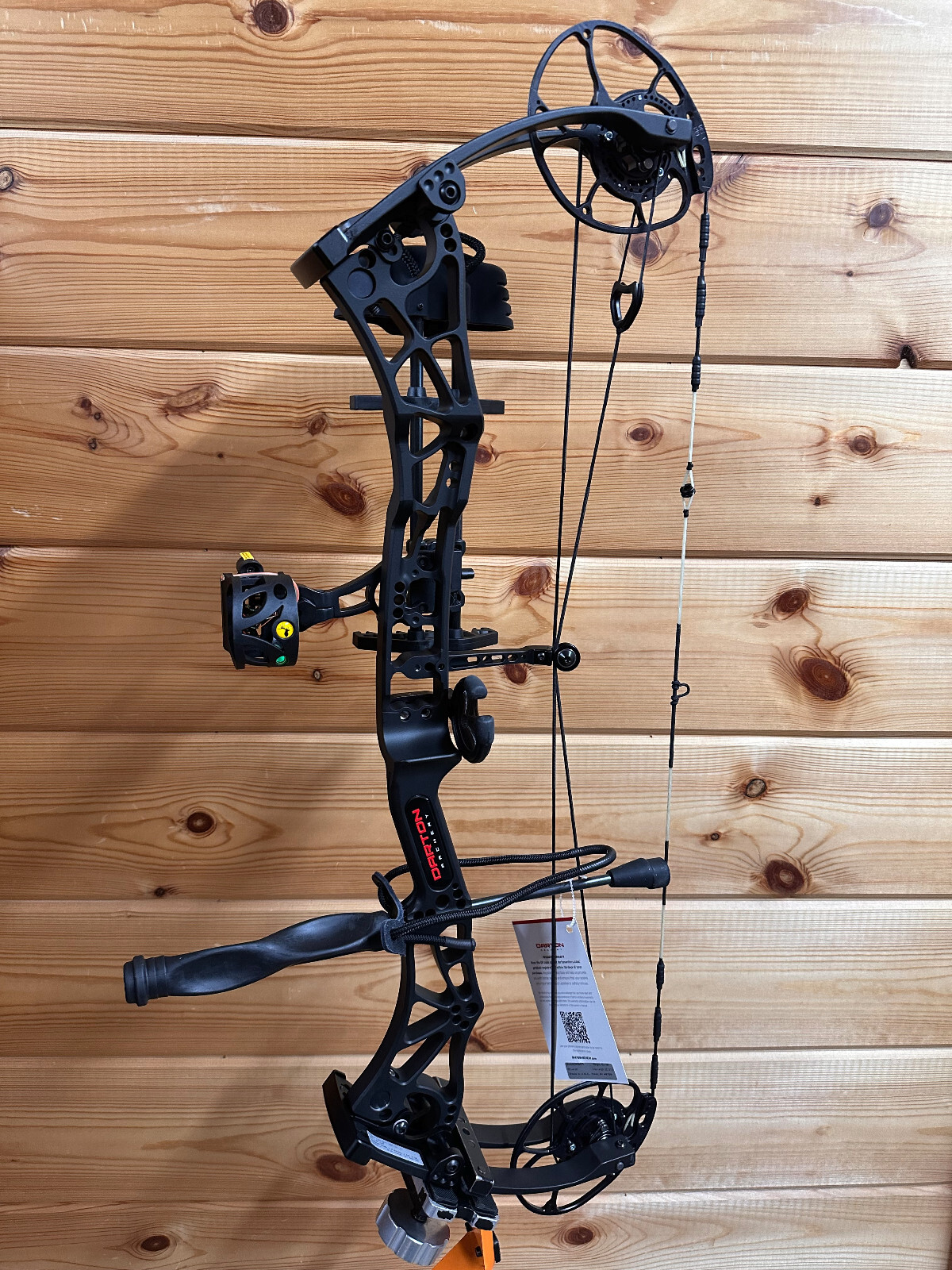 Darton Consequence RH 70# Flat Dark Earth Black Limbs Ready to Hunt Package Bear