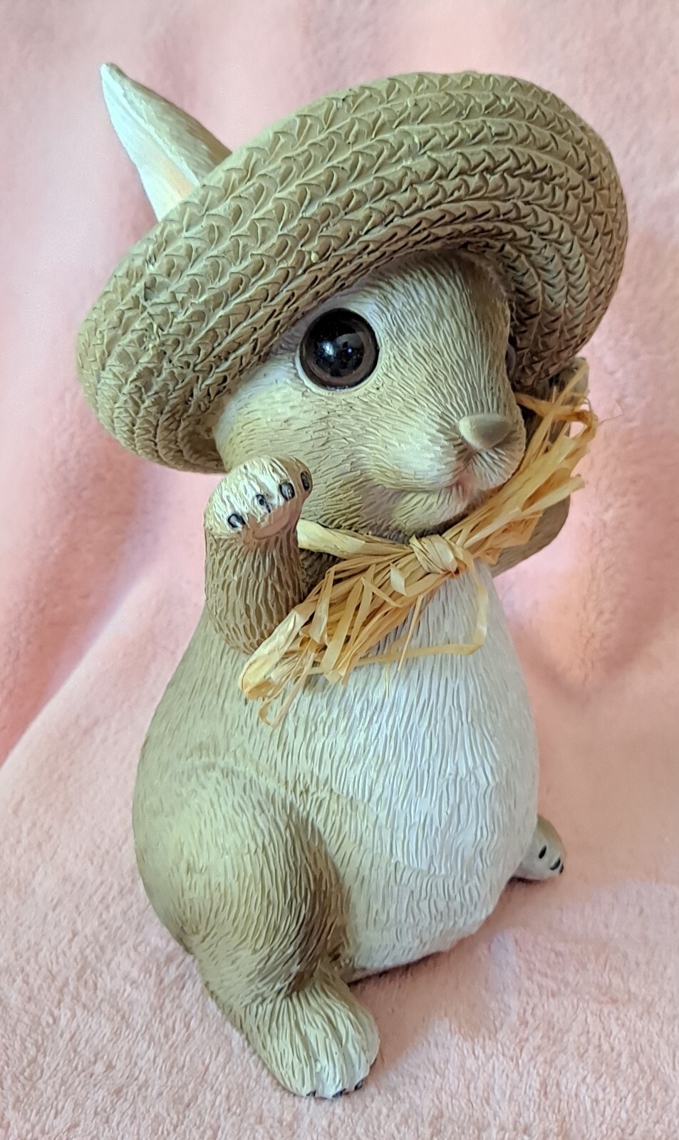 Resin Bunny Rabbit With Marble Eyes and Straw Hat Figurine Brown W / White Color