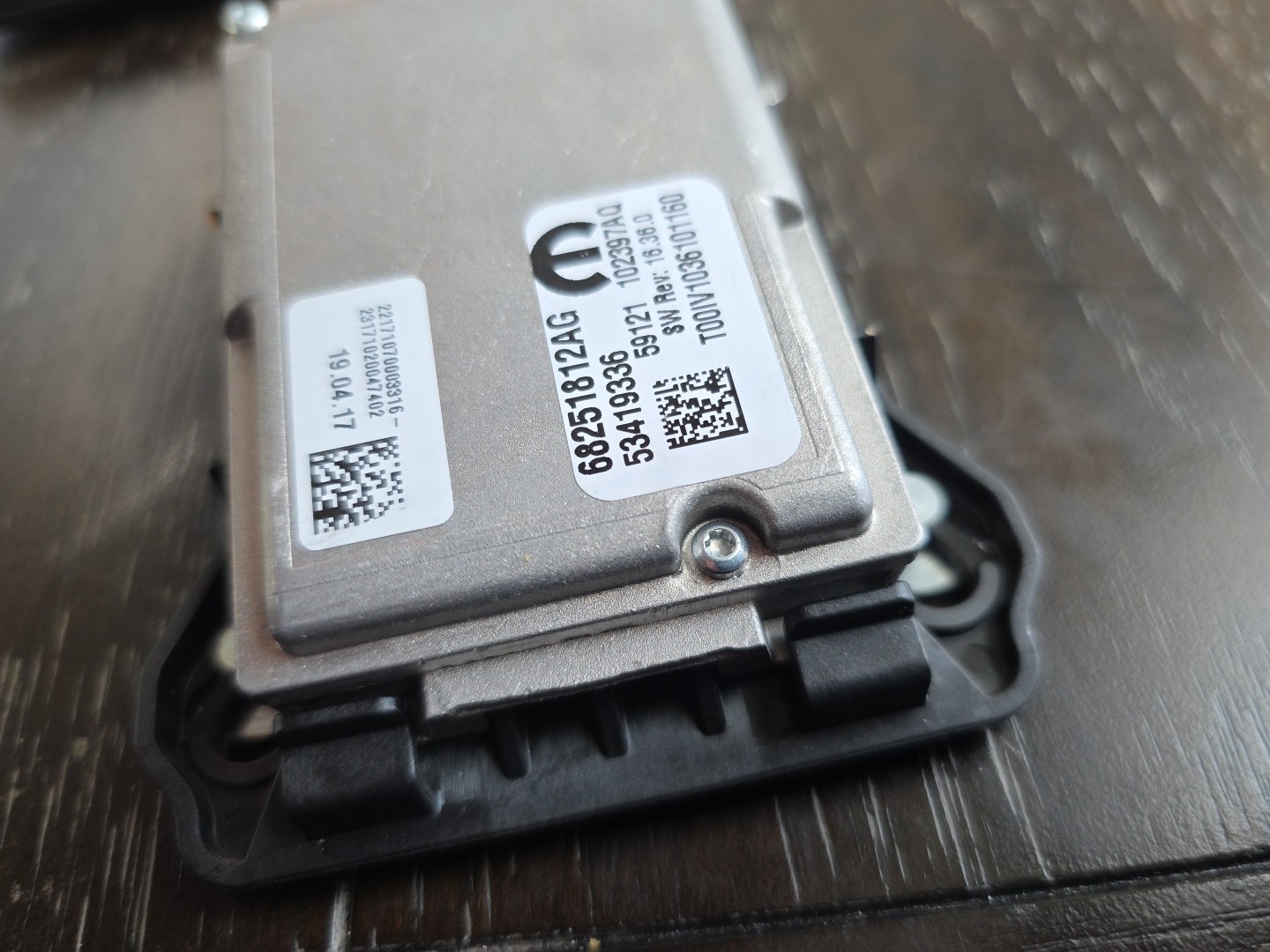 2017 - 2019 Chrysler Pacifica Camera Front View Assist OEM 68251812AG