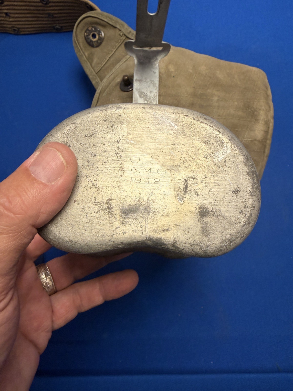 US WW2 Camillus Bayonet Fighting Knife w/ Scabbard canteen, belt and ammo pouch