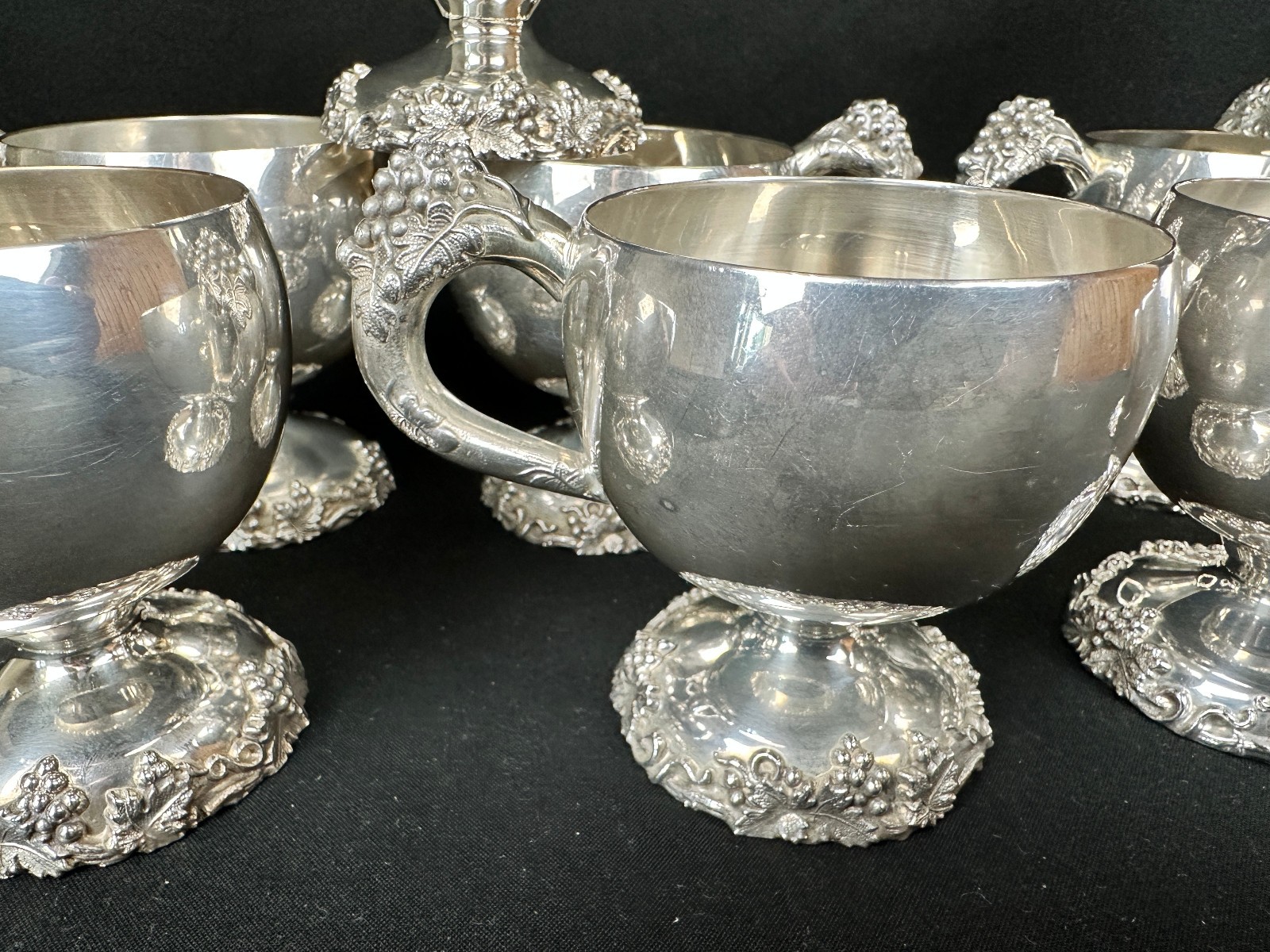 TEN Silverplate Punch Cups International Silver VINTAGE Pattern (Grapes) 3 1/2"