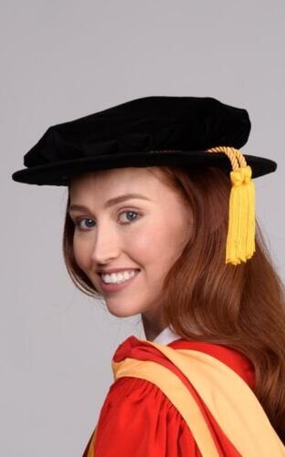 Doctoral Tudor Bonnet (PhD cap)