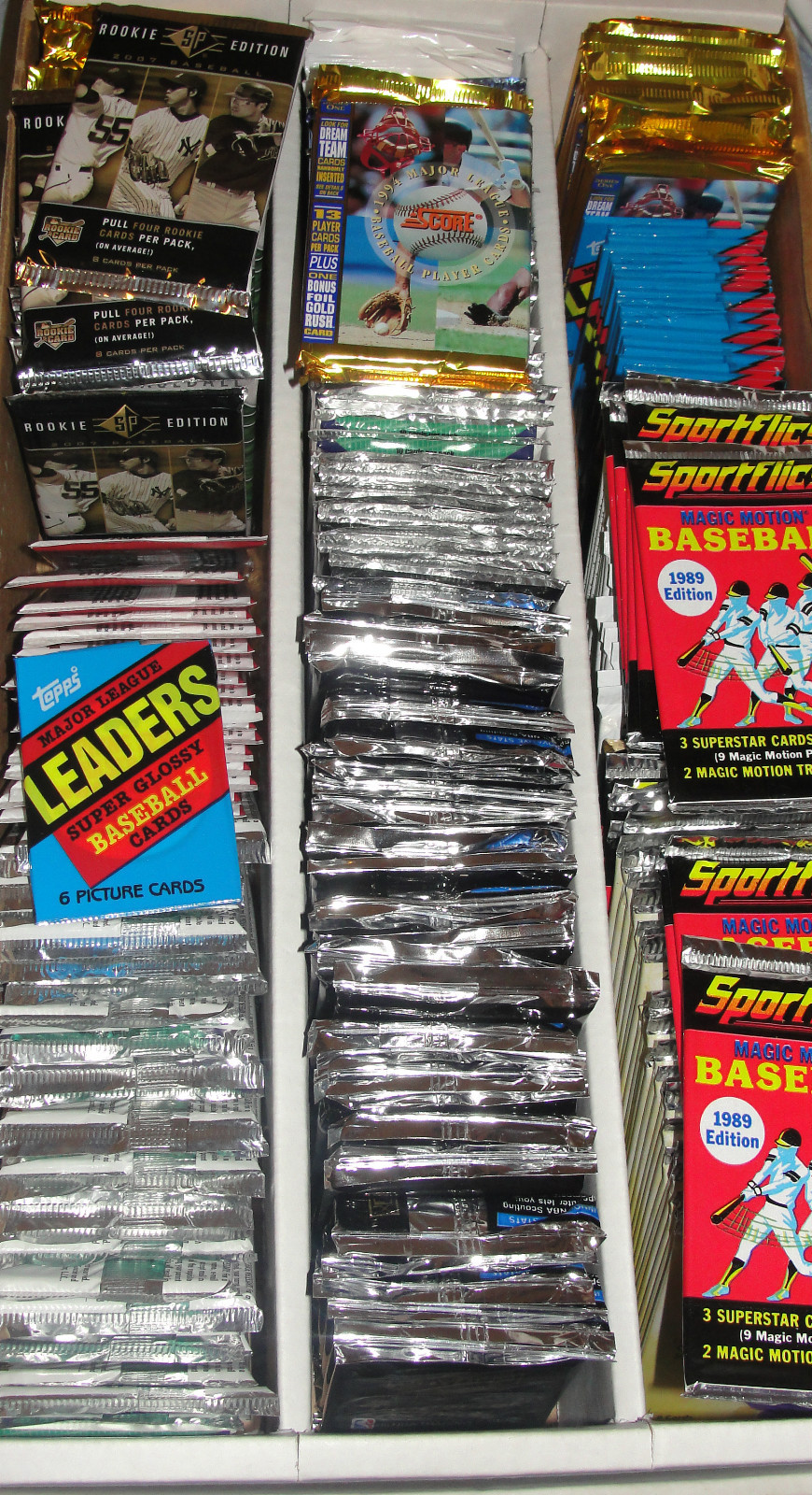 HUGE Lot of 100 Unopened Old Vintage Baseball Cards in Wax Cello Rack Packs