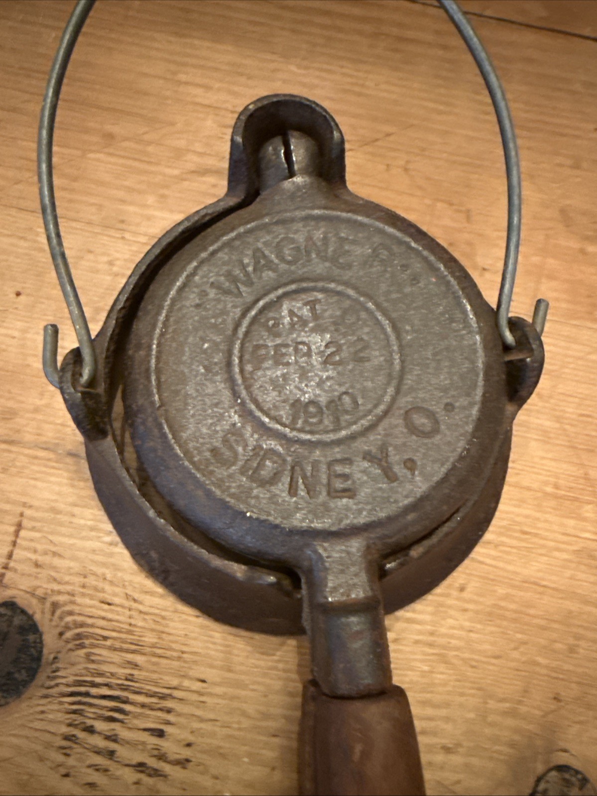 Wagner Cast Iron Miniature Waffle Iron Sidney O Pat Feb 22 1910