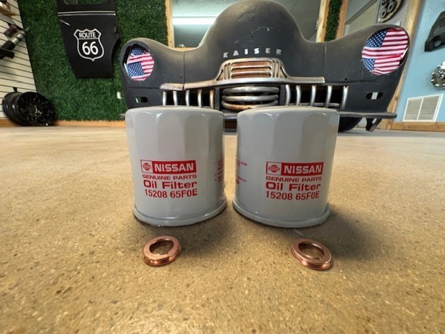 (2) Genuine Nissan Infiniti Oil Filter 15208-65F0A w/gaskets SAME AS DEALER