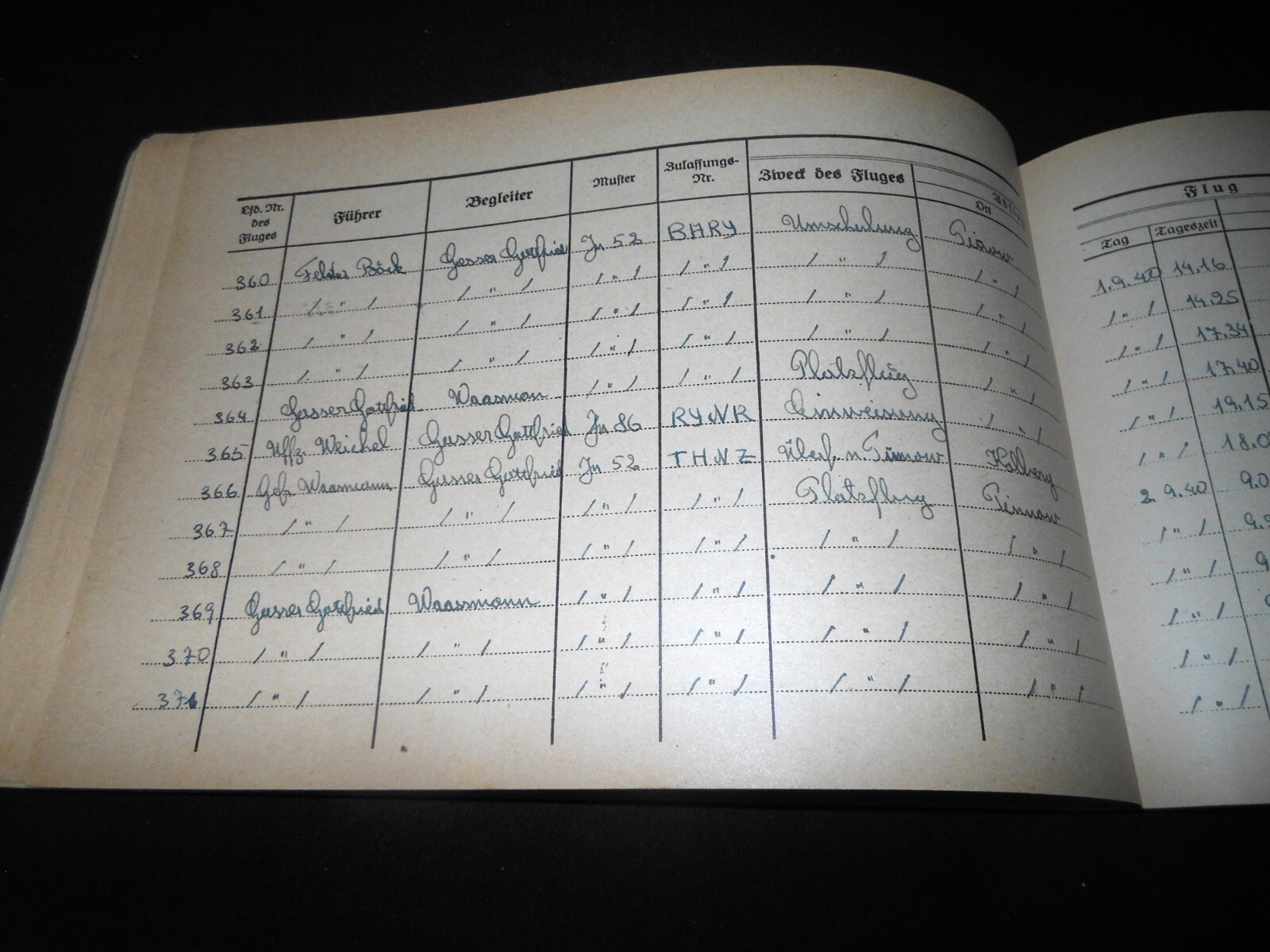 WW II German LW Flugbuch - FLIGHT LOG BOOK - Ju52 He111 Do17 Do23 Ju86 - NICE!