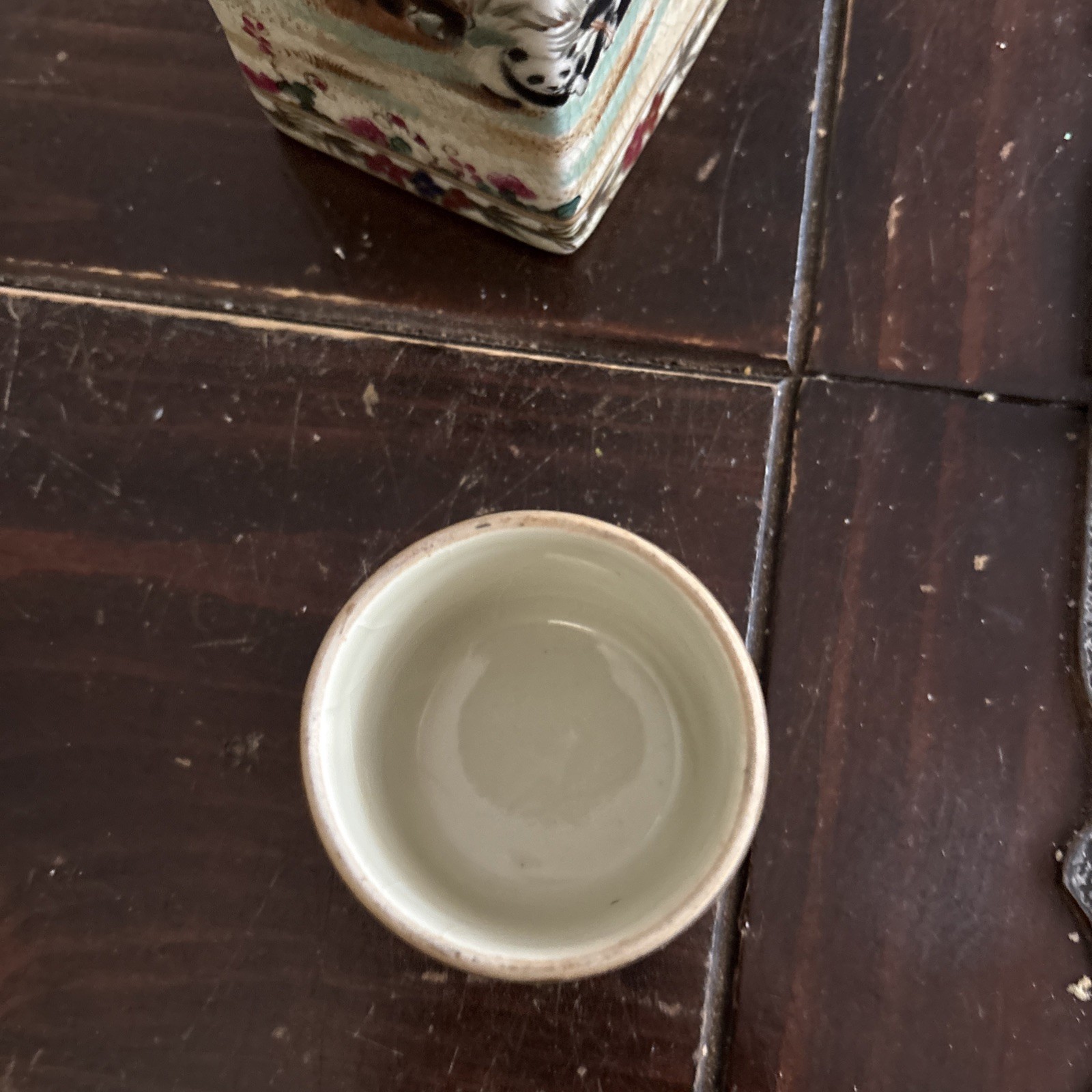 Asian Tea Jar With Cup Multi Color /Gold Pandas Rare 1971 in Excellent Condition