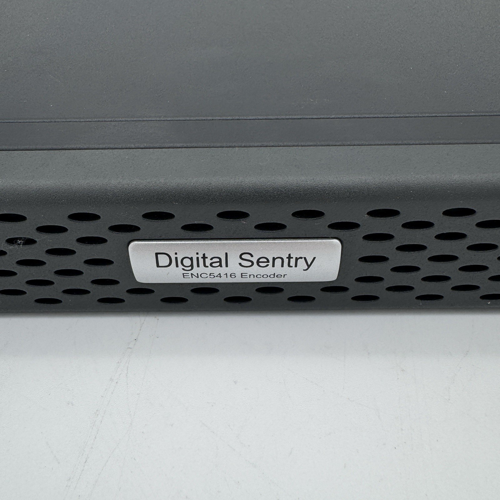 Pelco ENC5416-US 16 Channel H.264 Direct-Attach Encoder US