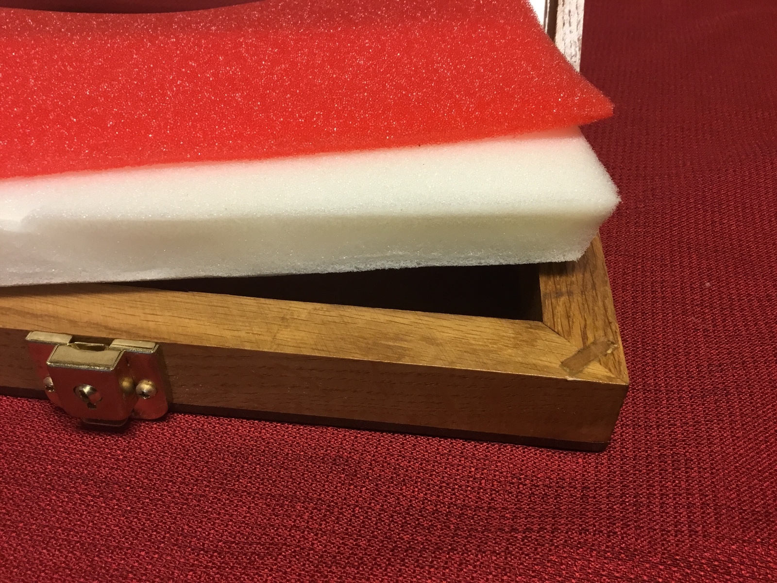 Oak Wood Display Case 5 x 10 x 2 for Arrowheads Knifes Collectibles & More