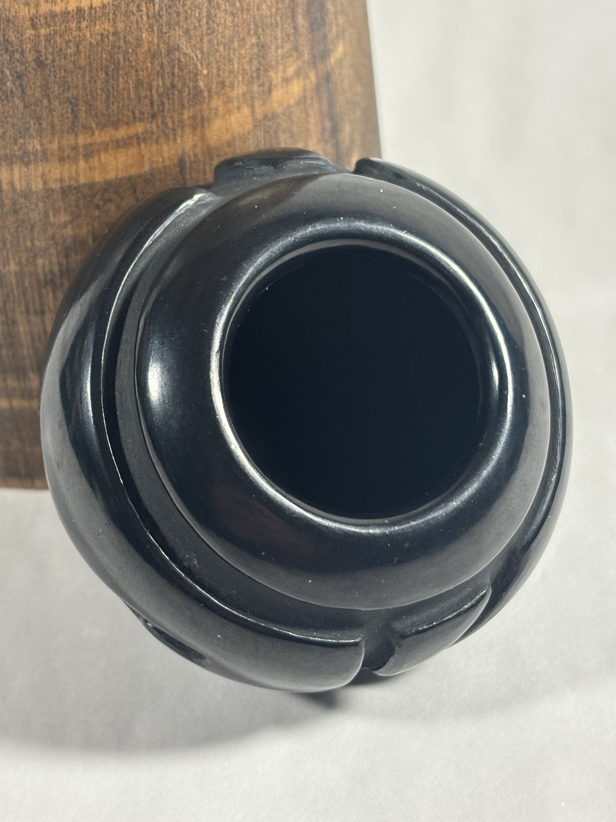 Linda Tafoya-Oyenque Santa Clara Pueblo Carved Blackware Pottery Bowl- Excellent