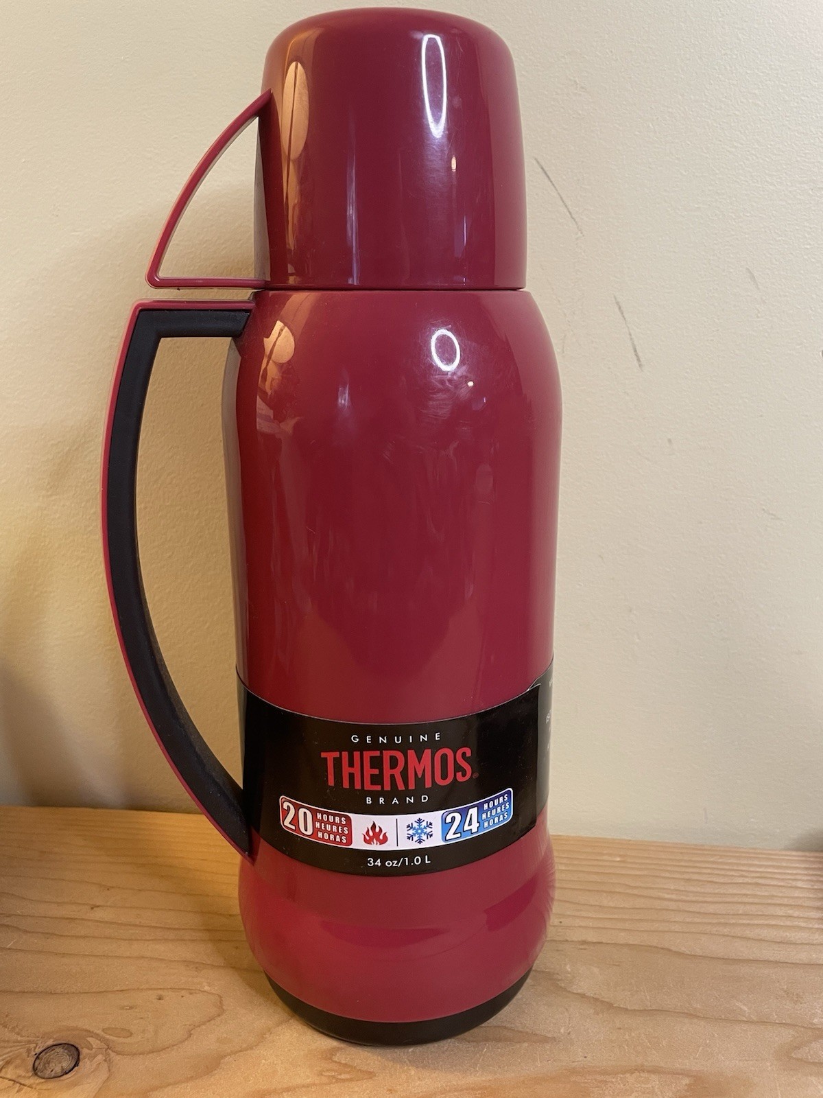 Thermos 33110atri6 Carafe Beverage Bottle 34 Oz / 1.0 Liter Red NEW