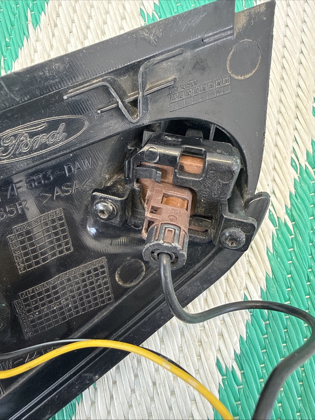 2021-2023 FORD F150 SIDE DOOR LEFT MIRROR CAMERA PUDDLE LIGHT BRACKET