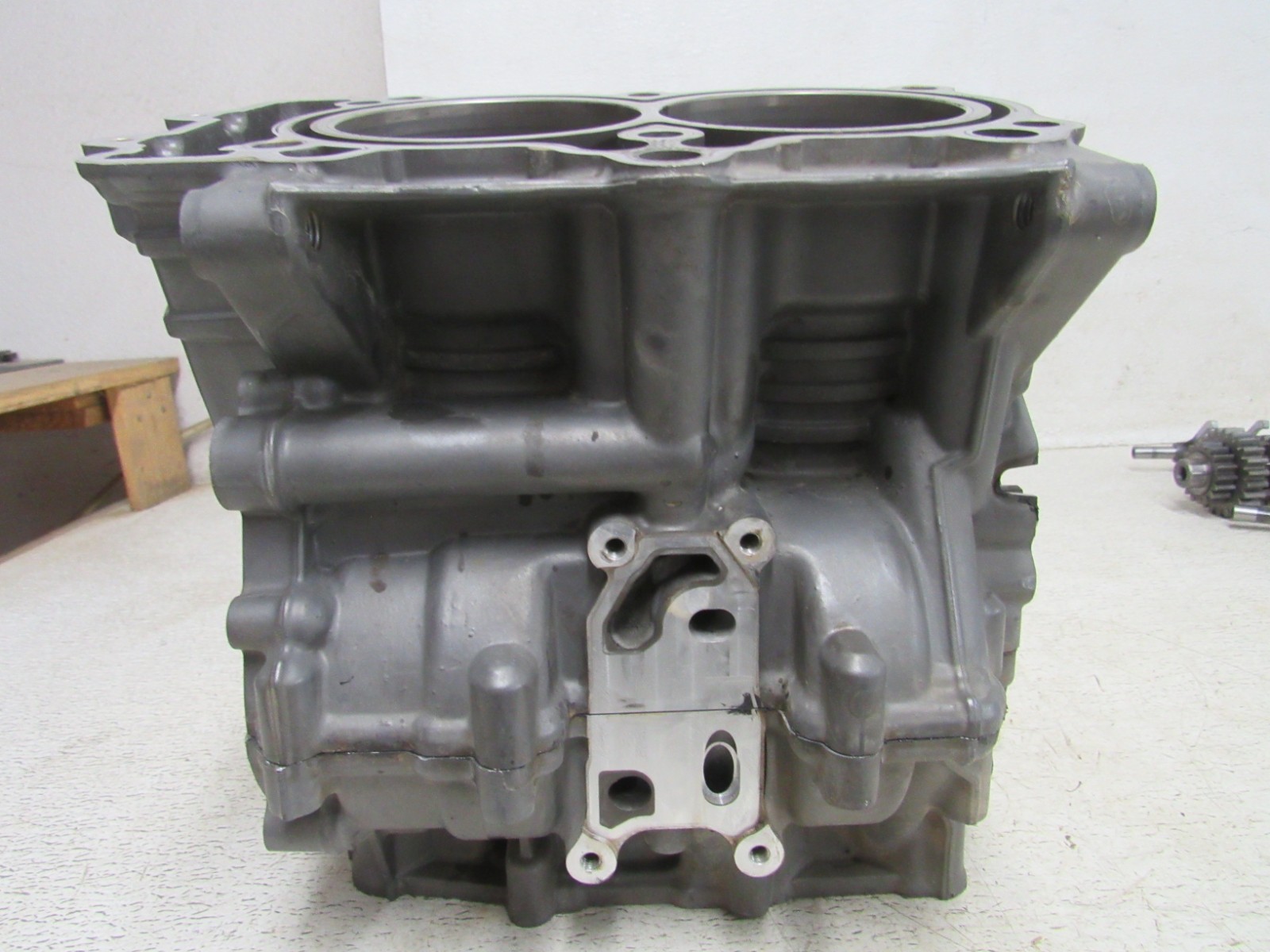 21 KTM 890 ADVENTURE R CASES ENGINE CRANK CASE CYLINDERS STOCK OEM #2361