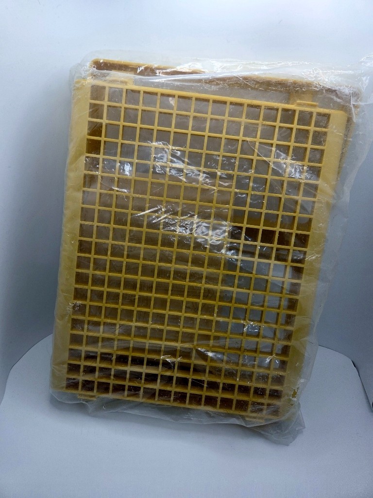 Vintage 1977 Rubbermaid modular shelf 2306 Part Plan Yellow / tan