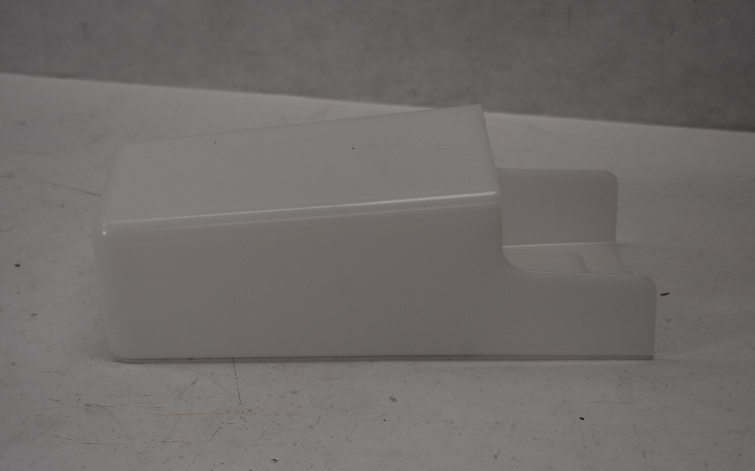 Cambro Ingredient Bin Scoop Holder Genuine Replacement NO SCOOP IBSH24