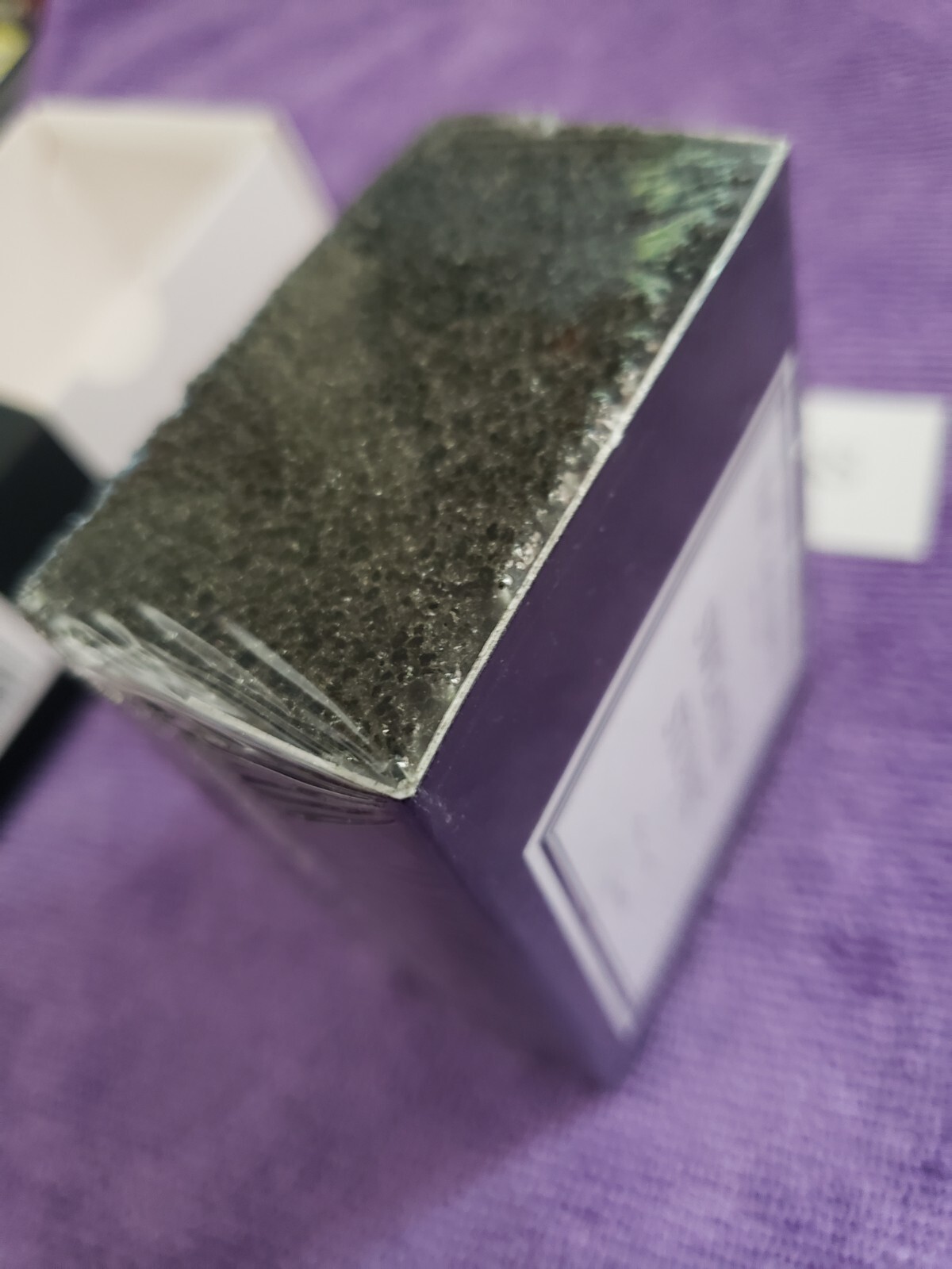 The Laundress New York - SWEATER COMB and STONE - Removes Pills, lint & Fuzz