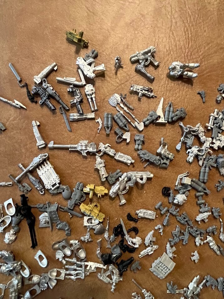 Large Lot of Warhammer 40k Bits 250+ Pieces Metal & Plastic