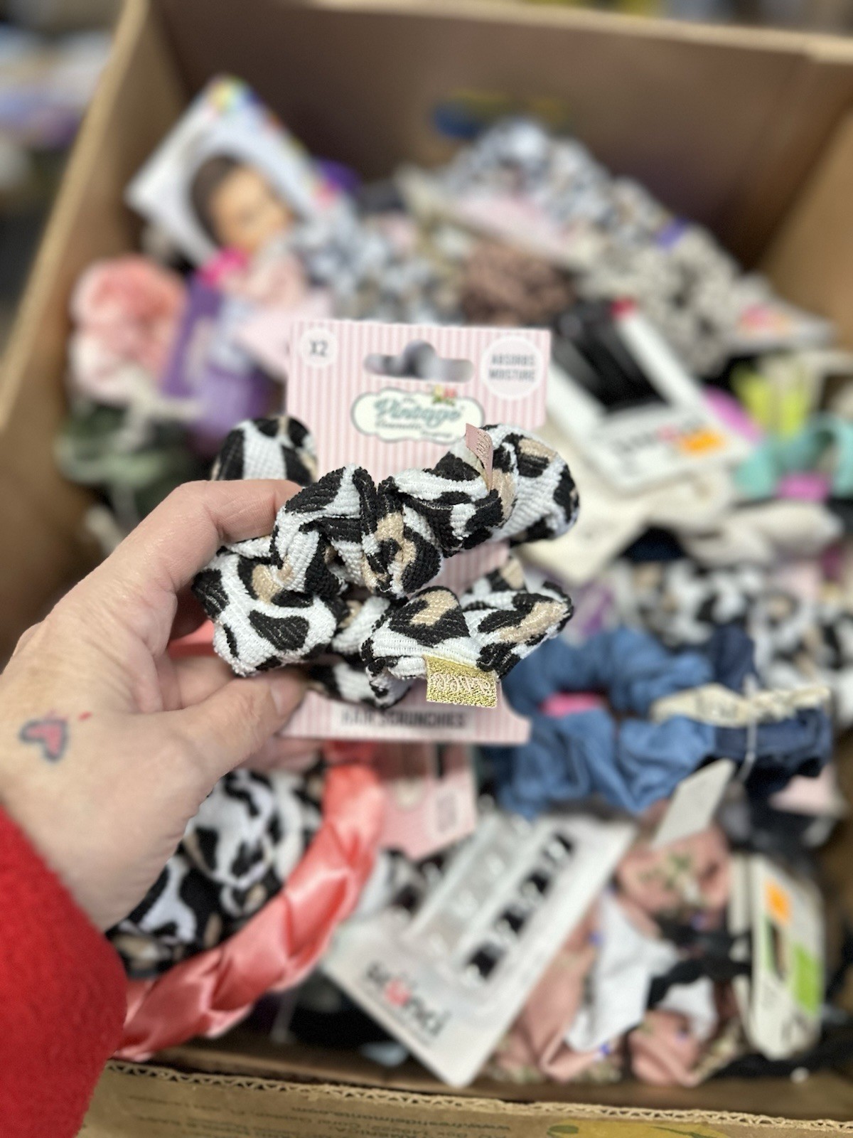 50 Pcs Wholesale Scunci , Goody Assorted Hair Accessories Scrunchies Etc Read