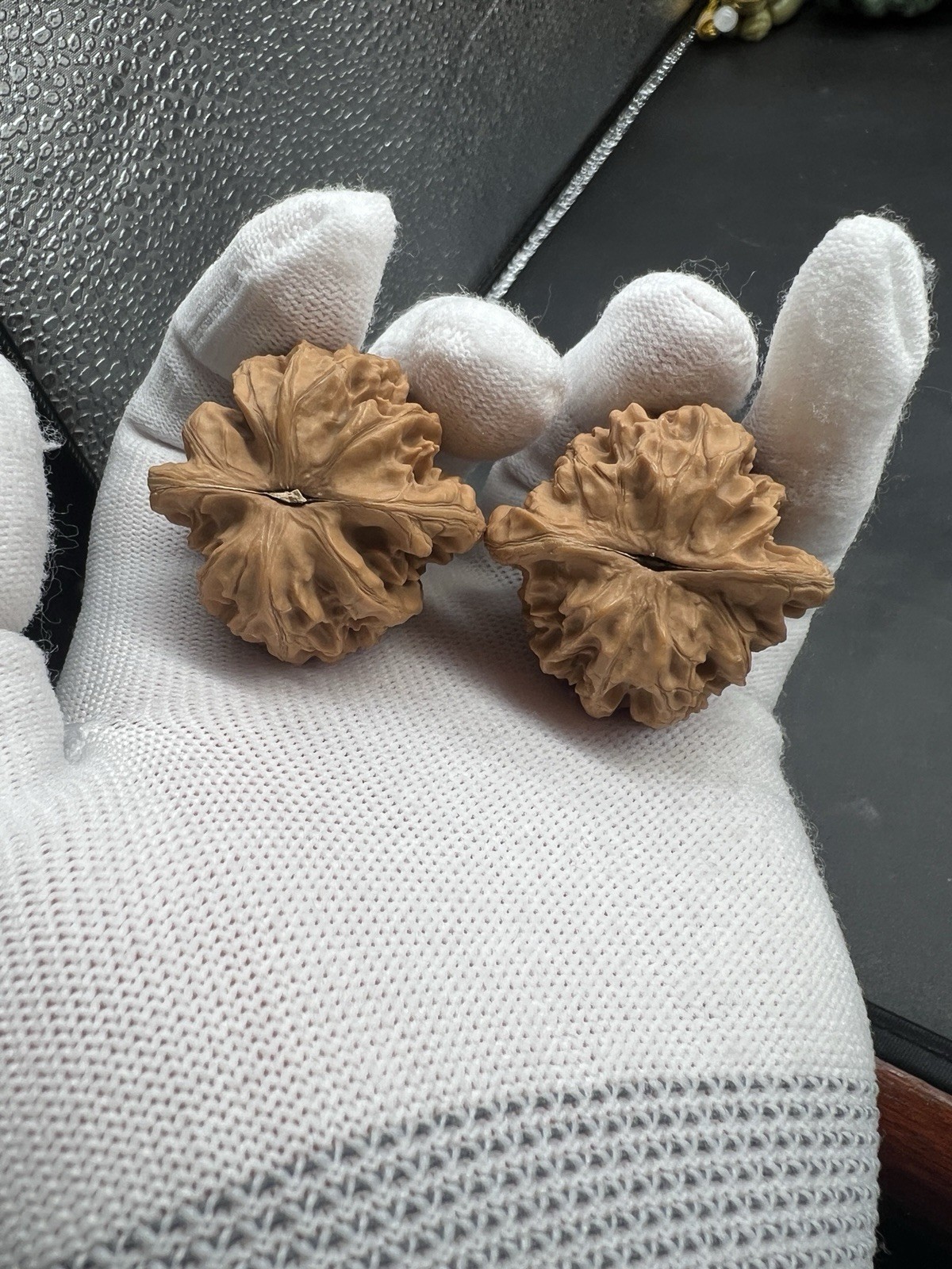 Pair of Match Chinese Health Walnut Collection 39×38×38mm精配文玩核桃 ～全品无名小众