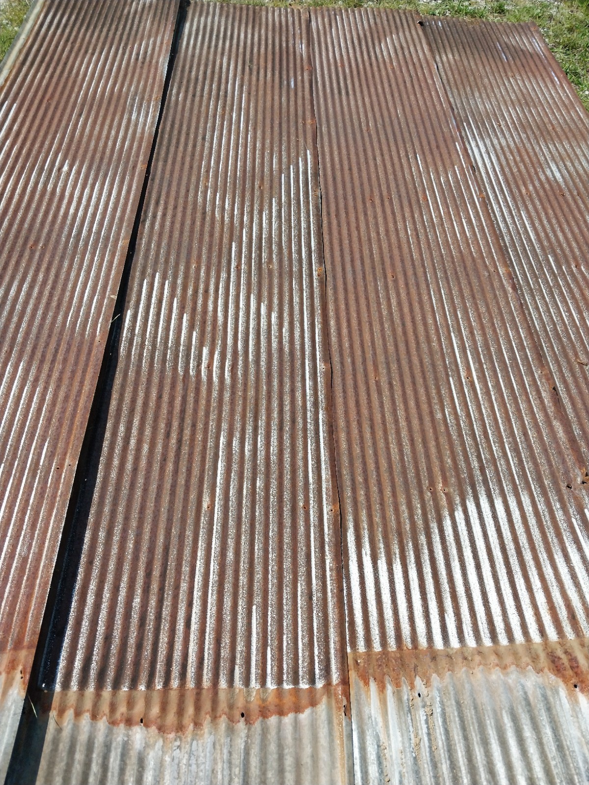 (30 sq.ft.) 5 pcs 3' x 2' RECLAIMED CORRUGATED BARN ROOFING TIN