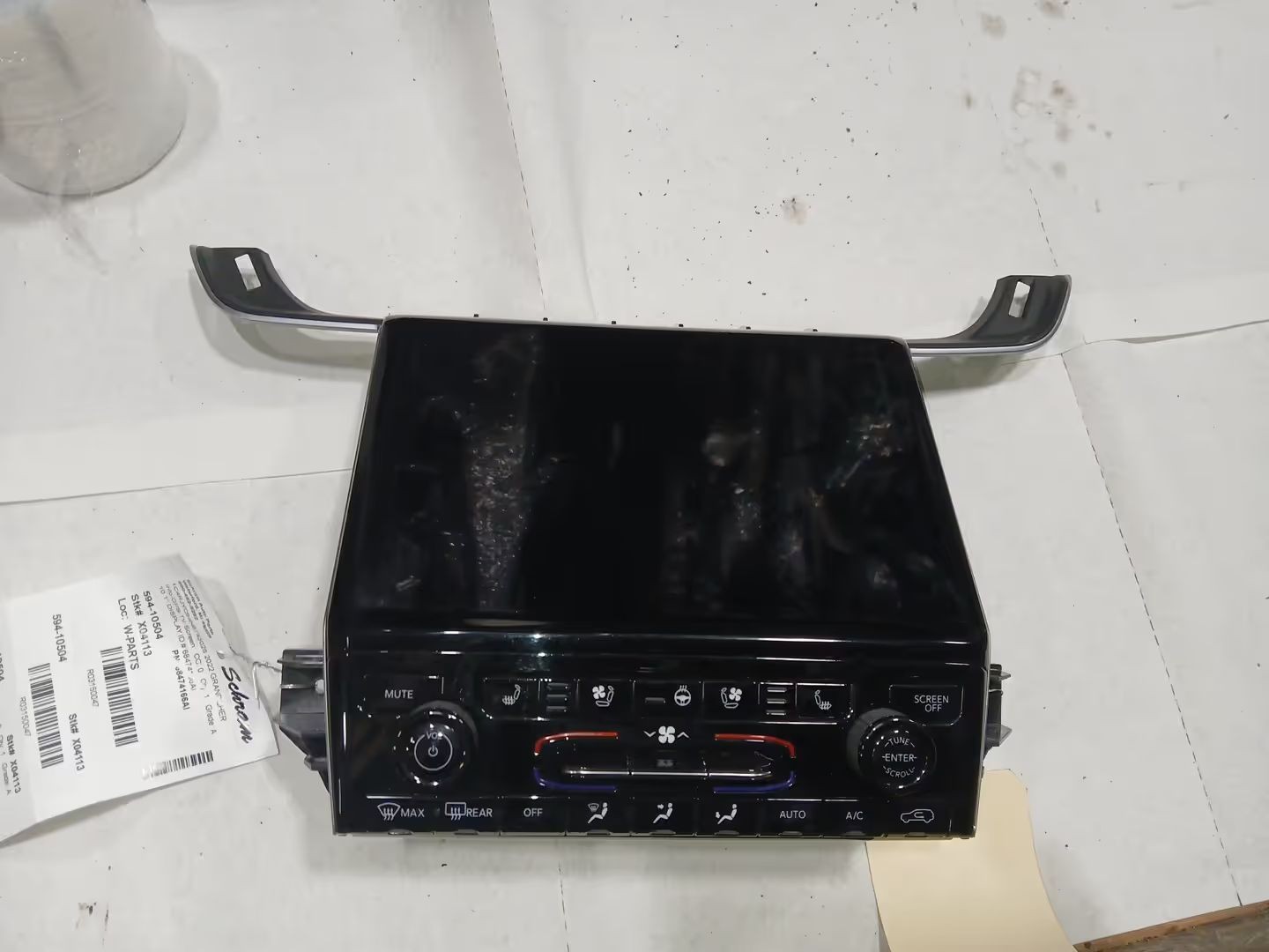 Info-GPS-TV Screen Display Center Console Fits 21-24 GRAND CHEROKEE 3150047