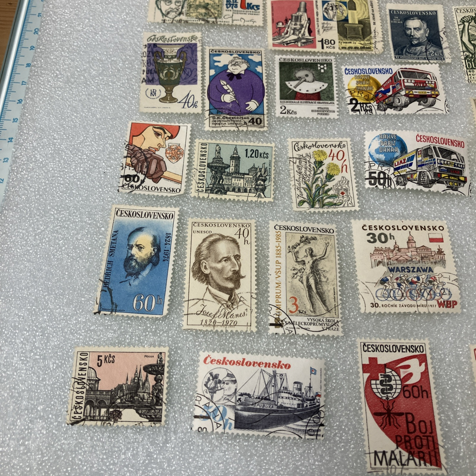 30 Vtg USED Czechoslovakia 1950-1990 Colorful Stamps, Nice Mixed Lot, $1 Ships.