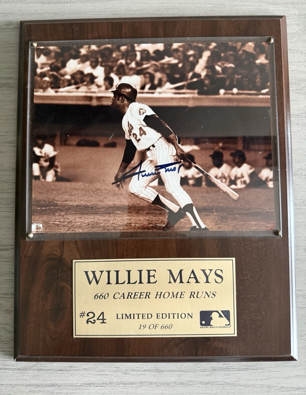 Signed Willie Mays Commemorative Plaque – 660 Career Home Runs – Limited Edition