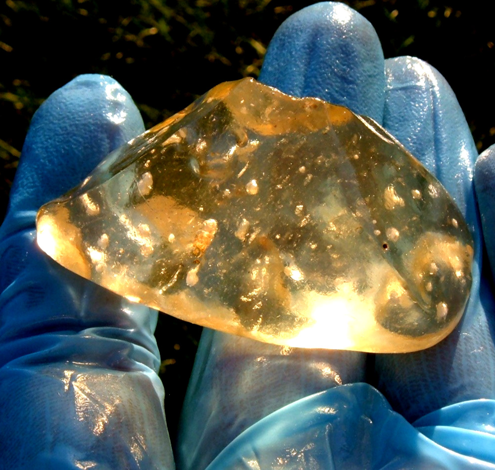 Libyan Desert Glass Meteorite Tektite impact specimen( 203 crt)Best ever AAAA+