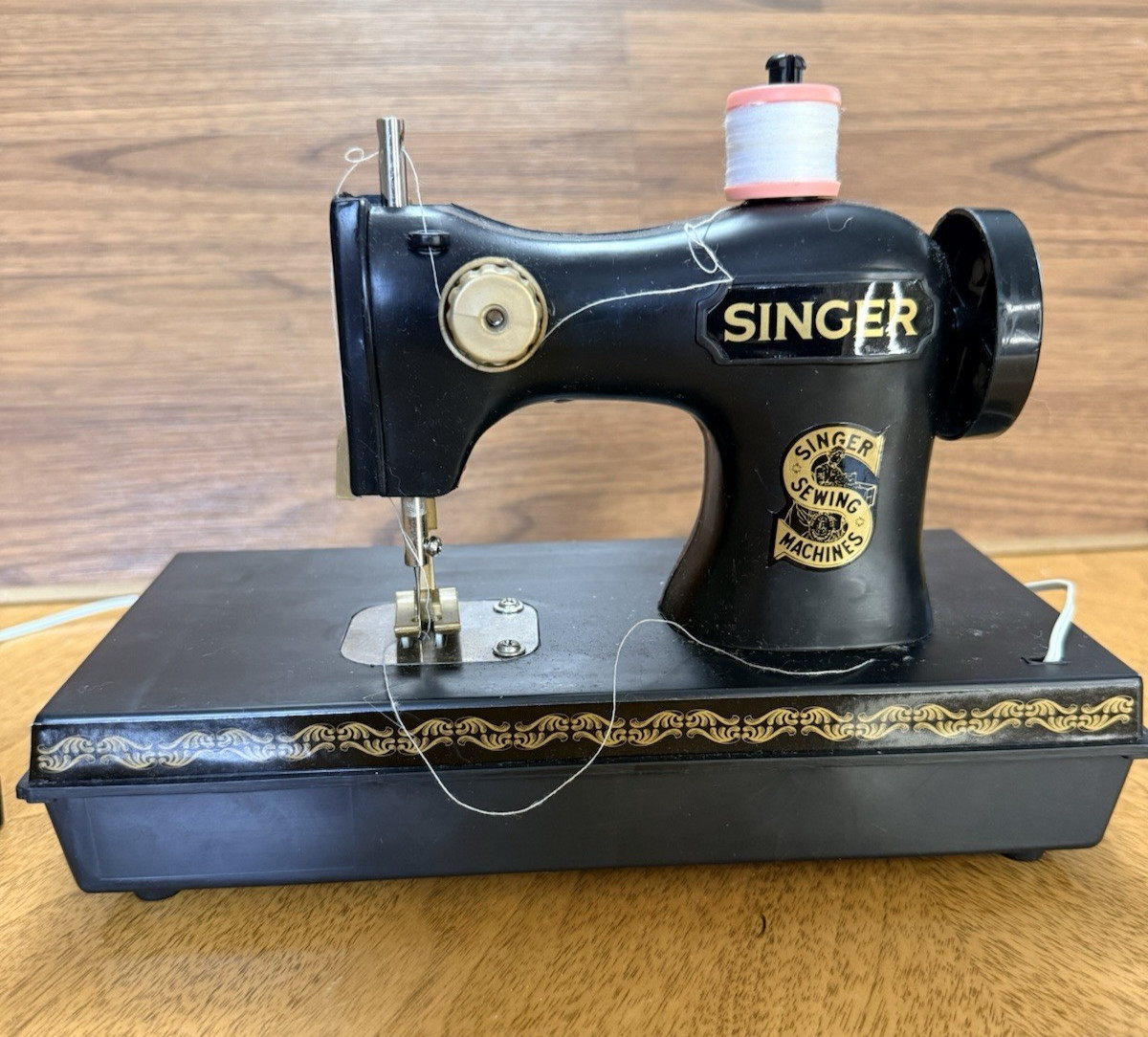 Singer Toy Child Sewing Machine Foot Pedal Black Gold W Box Works Vintage